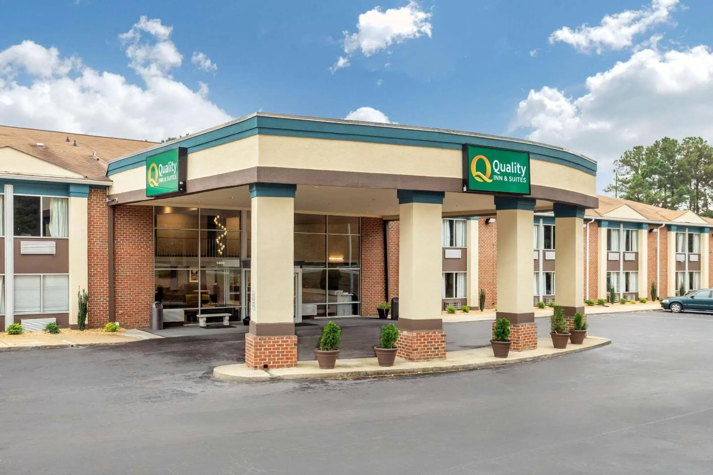 Property building in Quality Inn & Suites Apex-Holly Springs