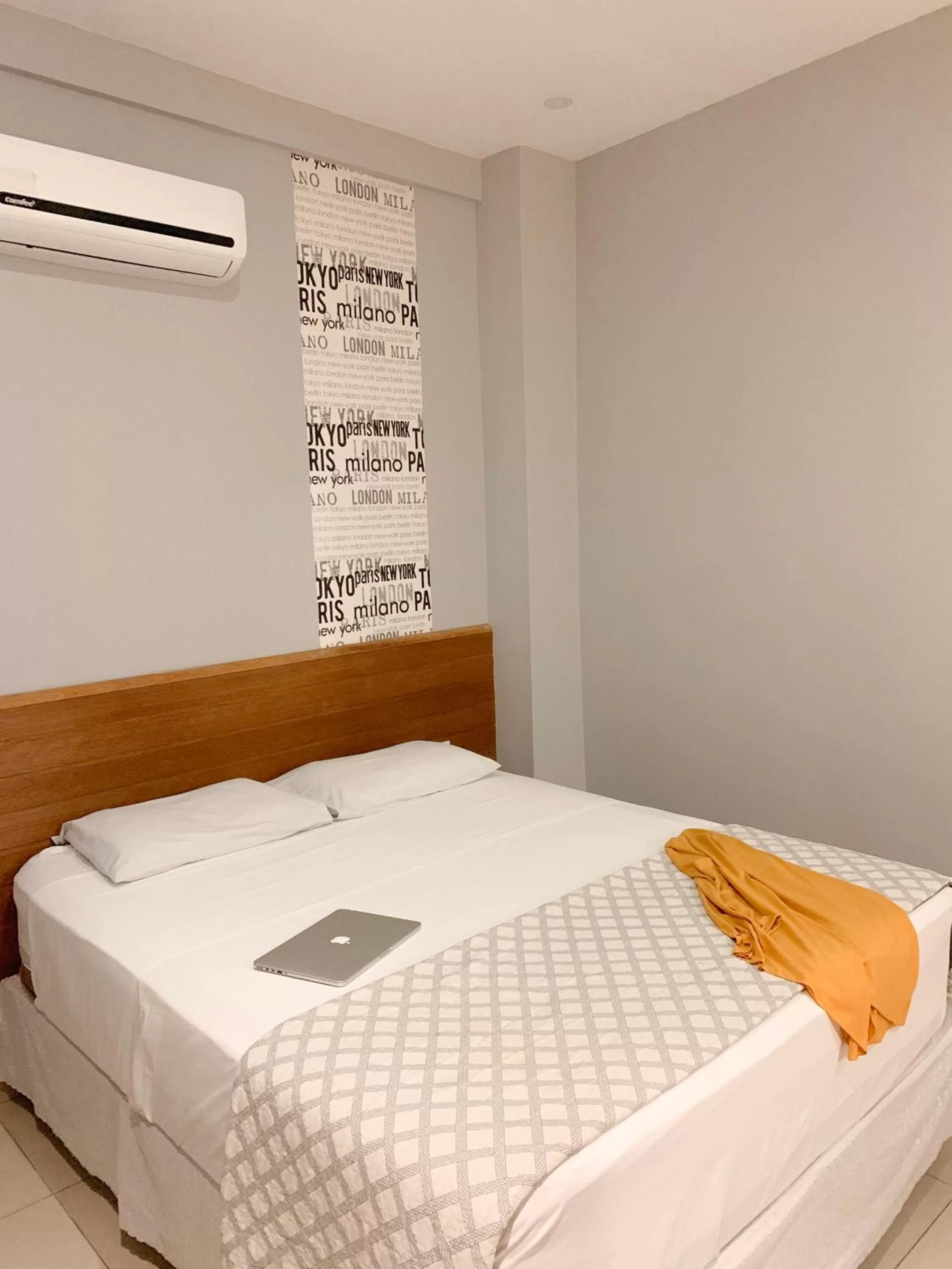 Triple Room with Private Bathroom in HMG Rio Suítes