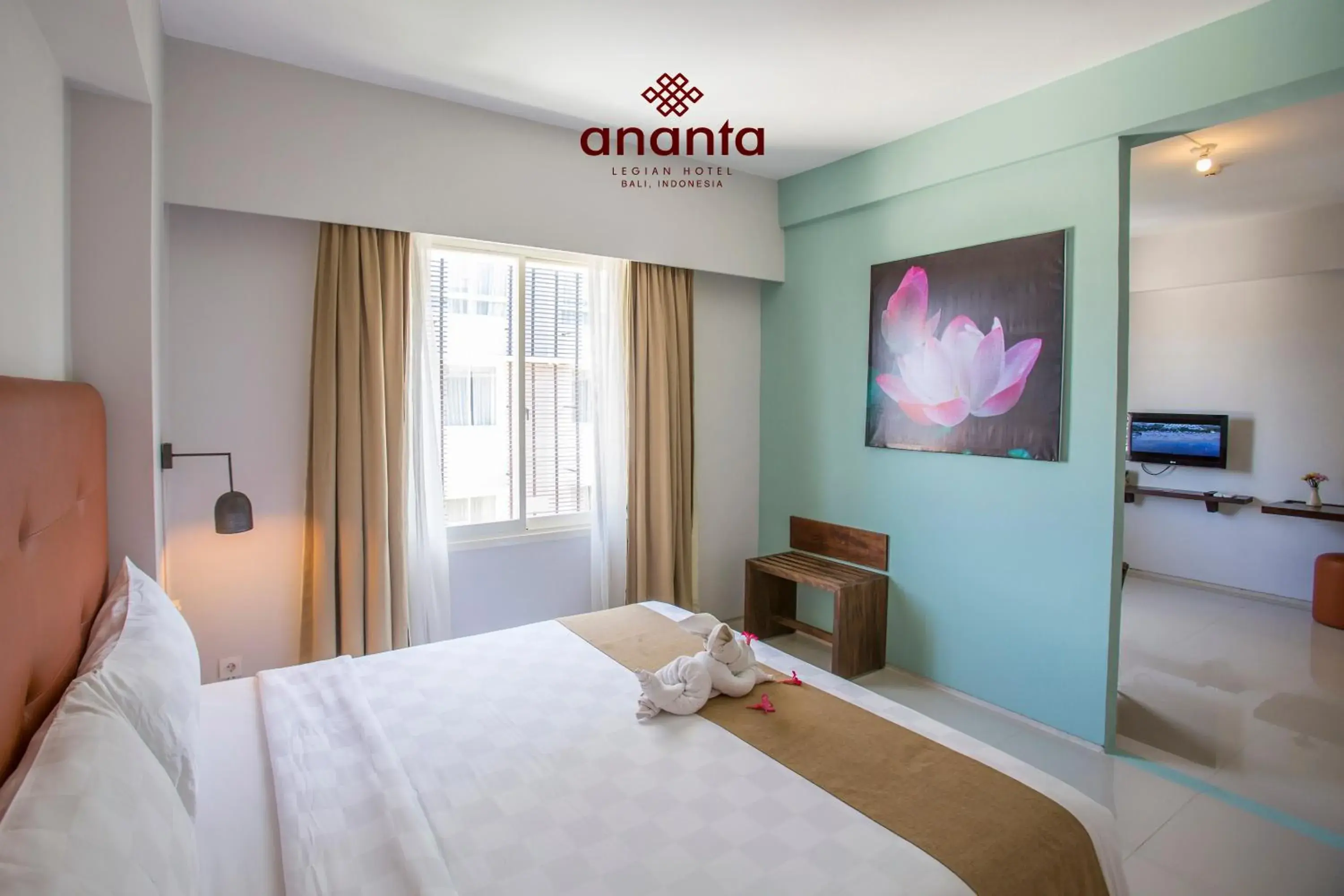 Bed in Ananta Legian Hotel