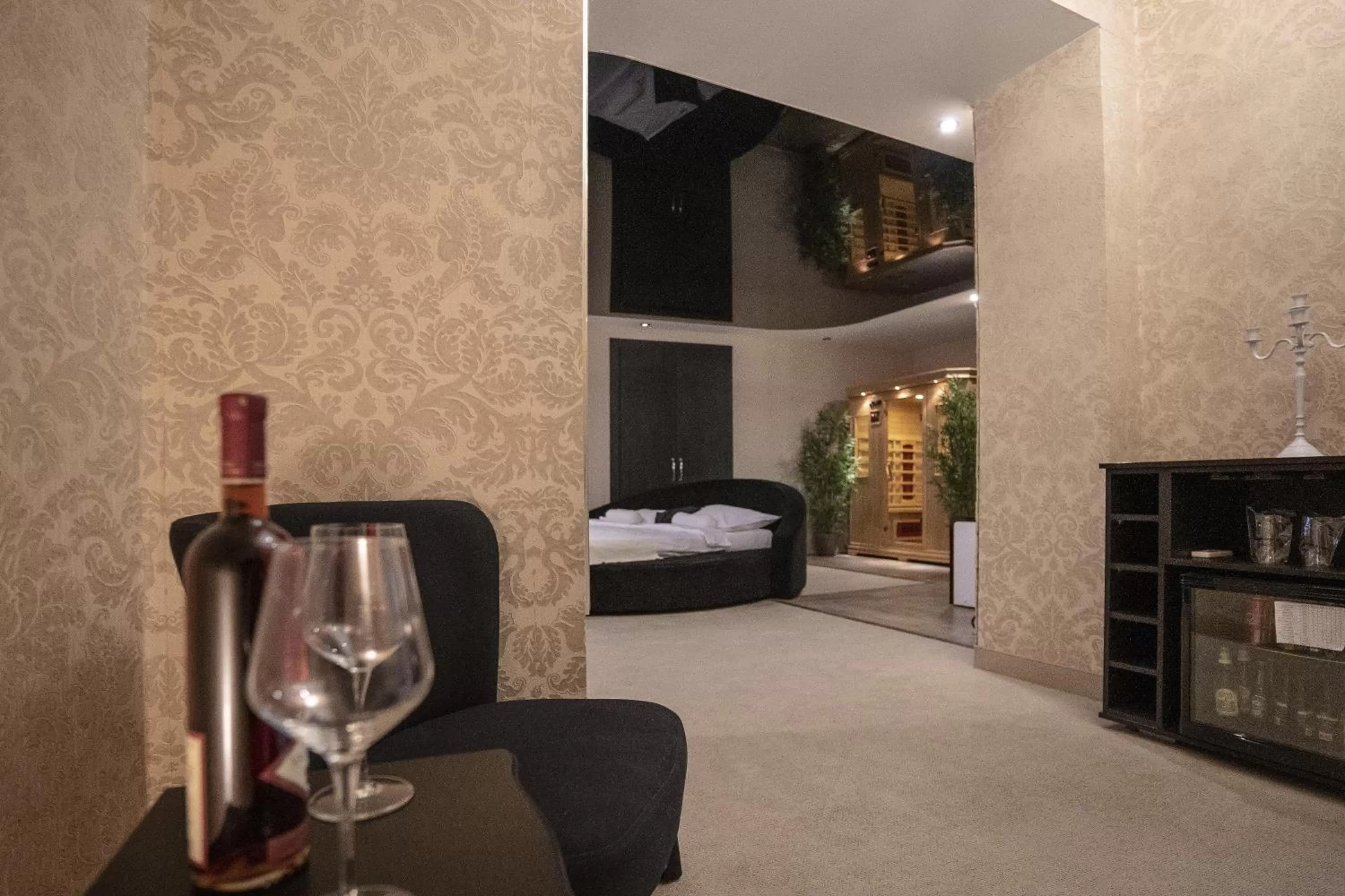 Living room in Madison - Square Sava