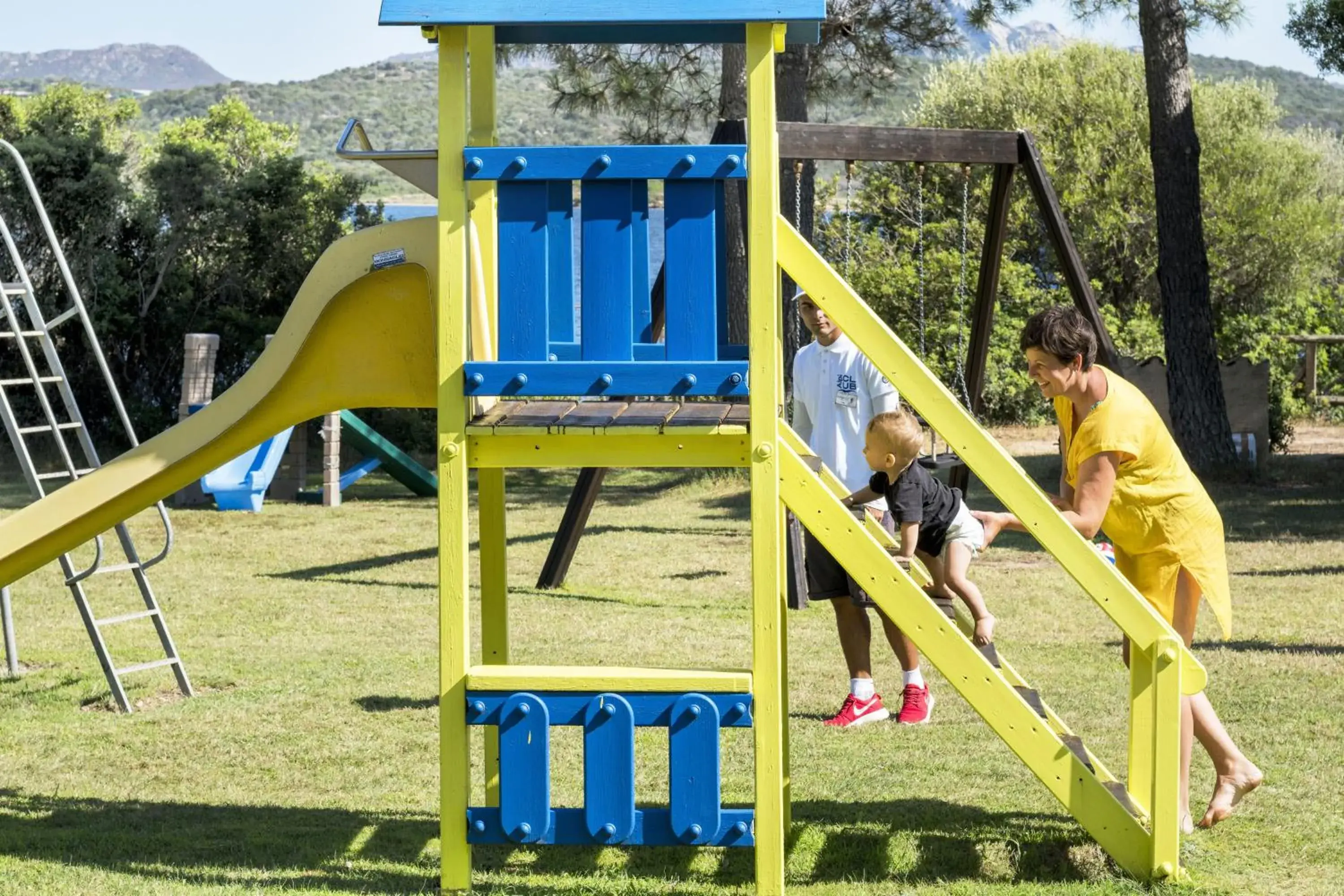 Staff, Children's Play Area in Colonna Hotel Du Golf