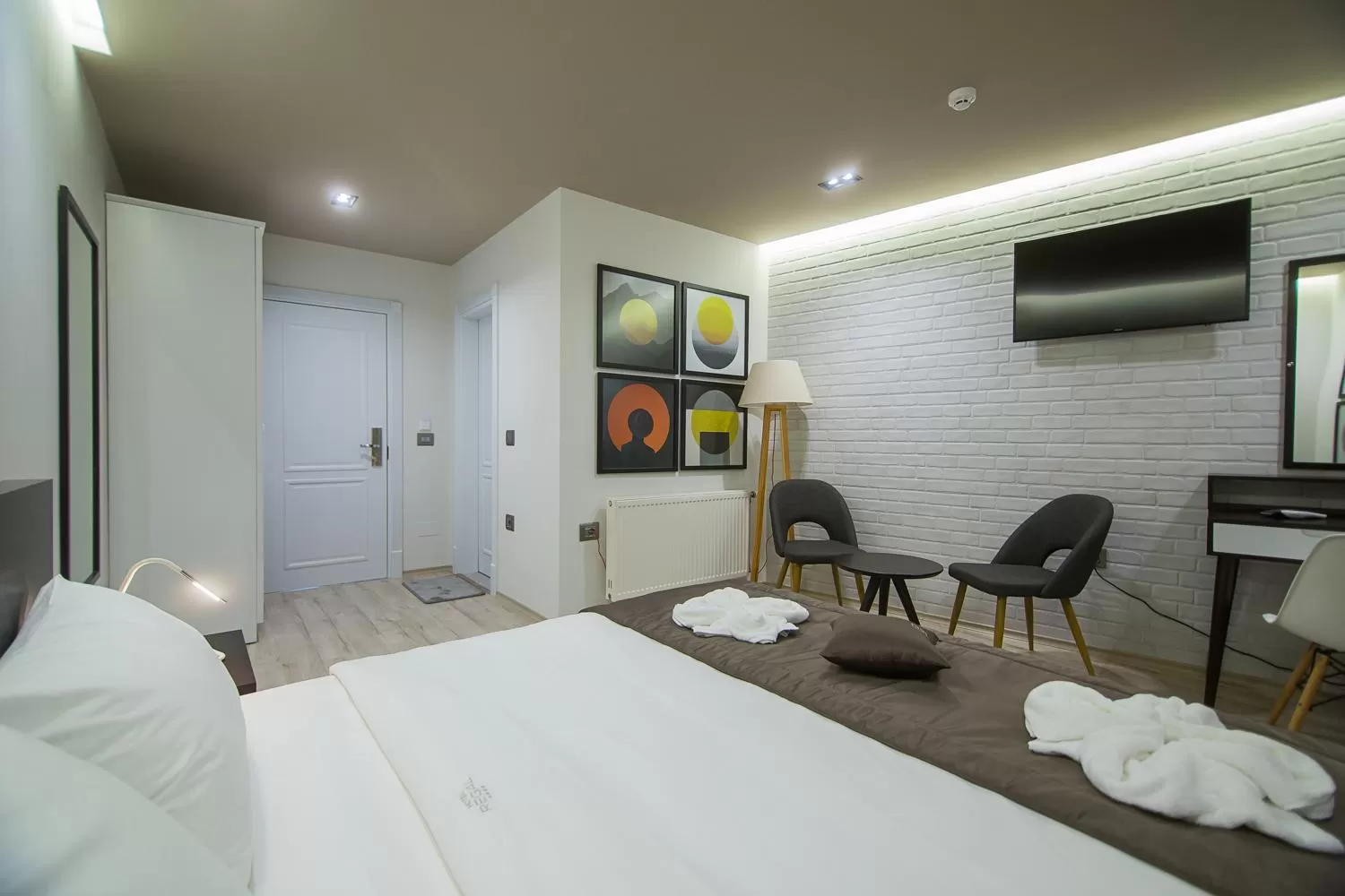 Photo of the whole room in Hotel Regal