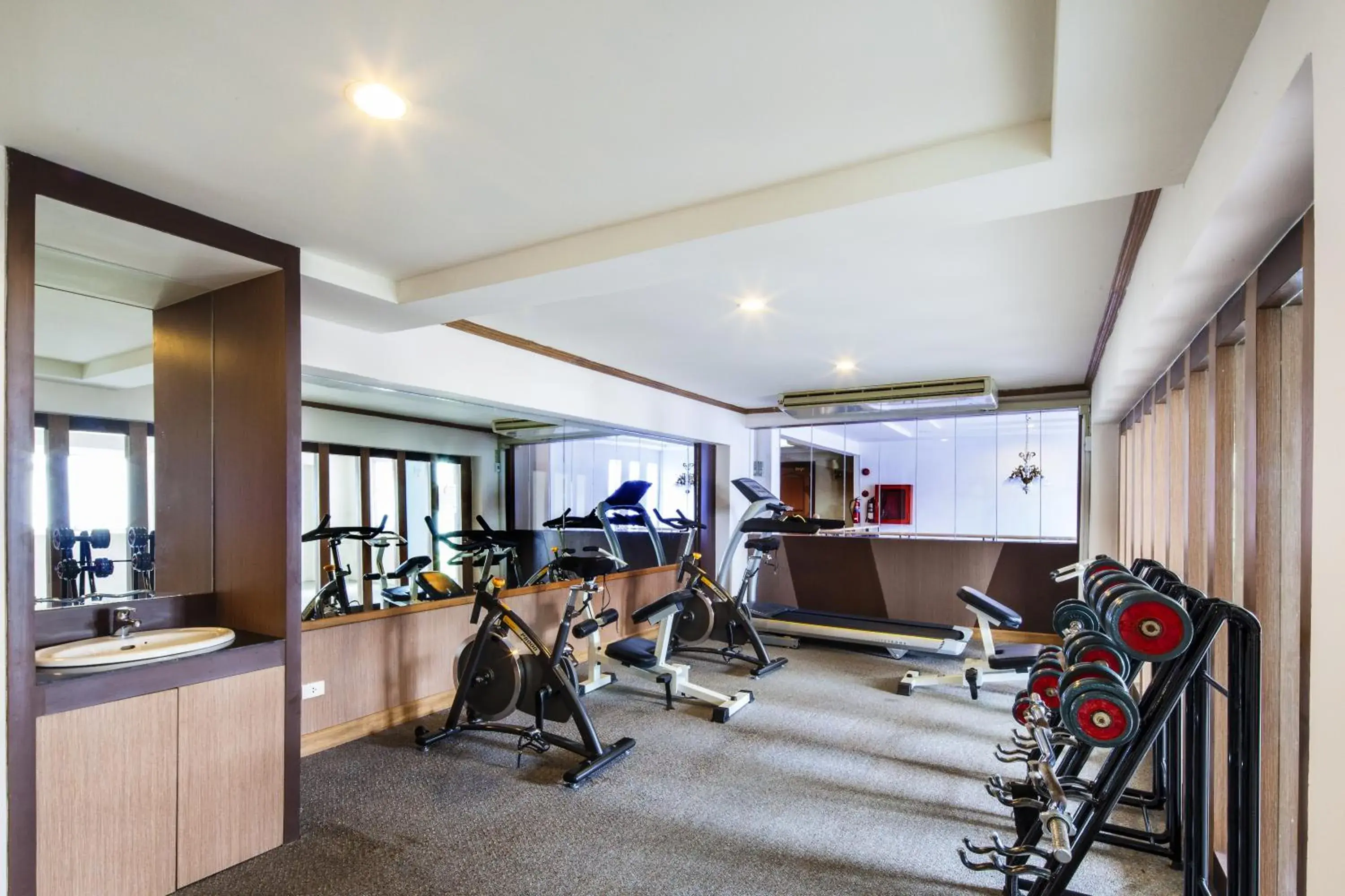 Fitness centre/facilities in Golden City Rayong Hotel Fitness centre/facilities in Golden City Rayong Hotel