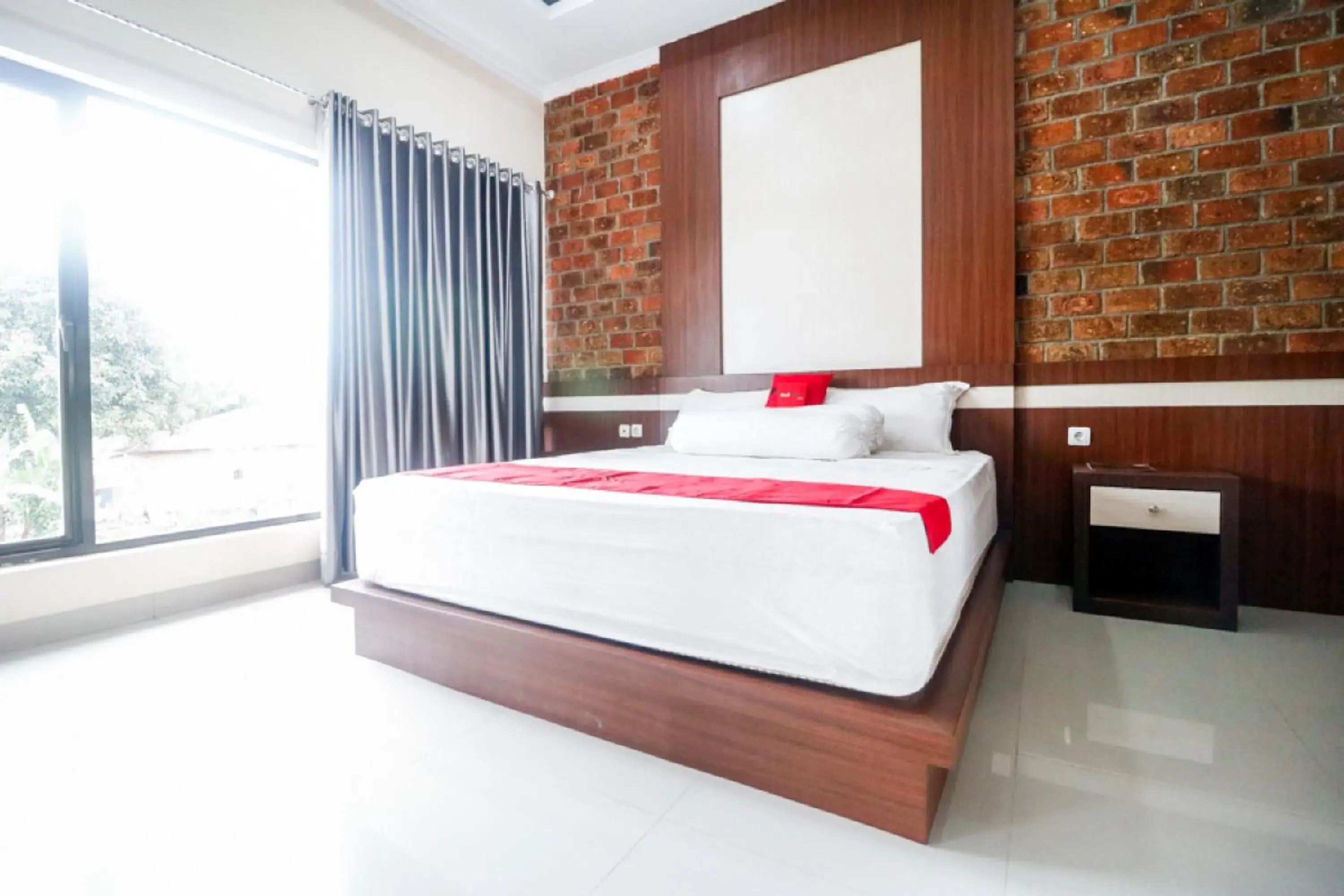 Bed in RedDoorz Plus near Kualanamu Airport