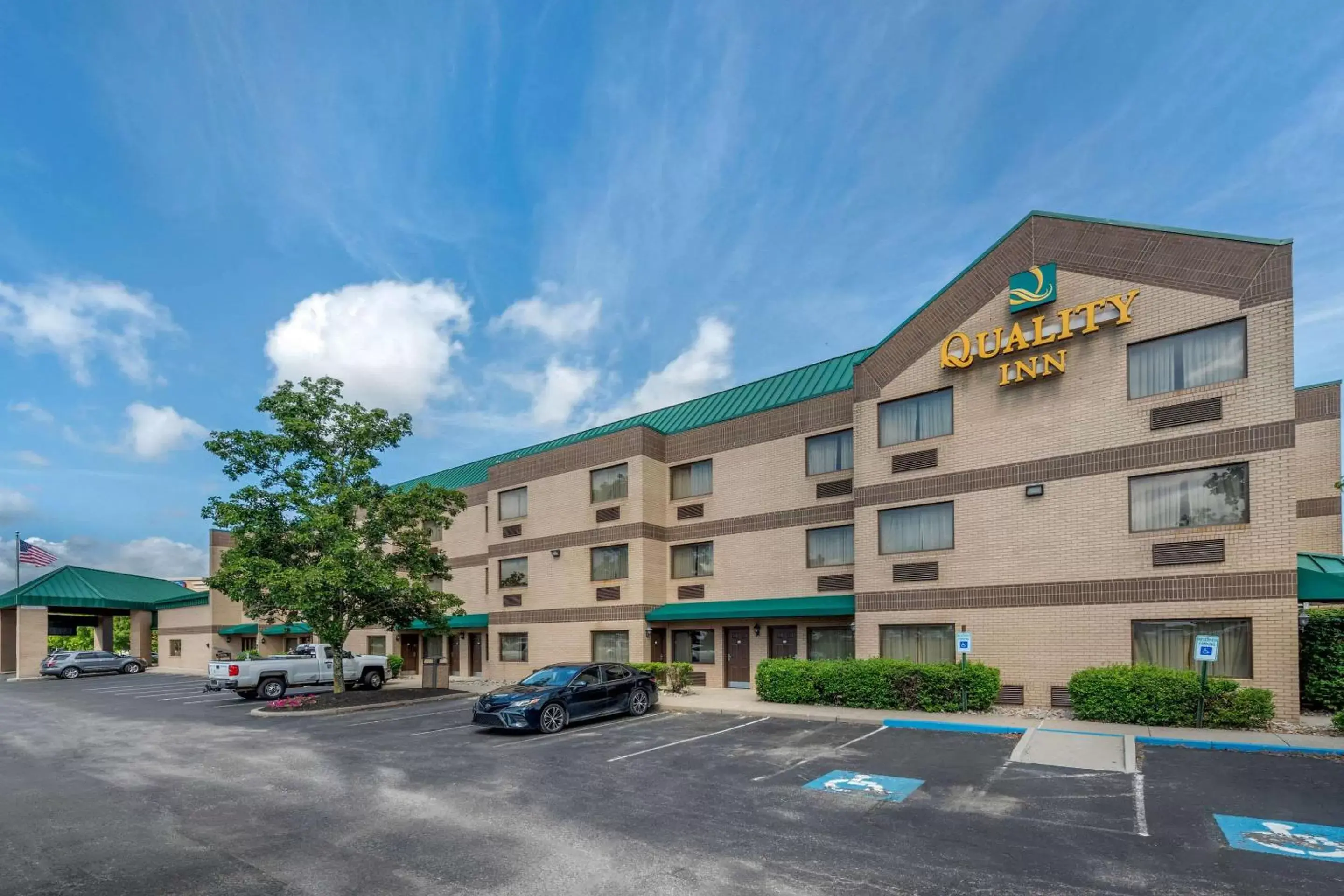 Property Building in Quality Inn Louisville