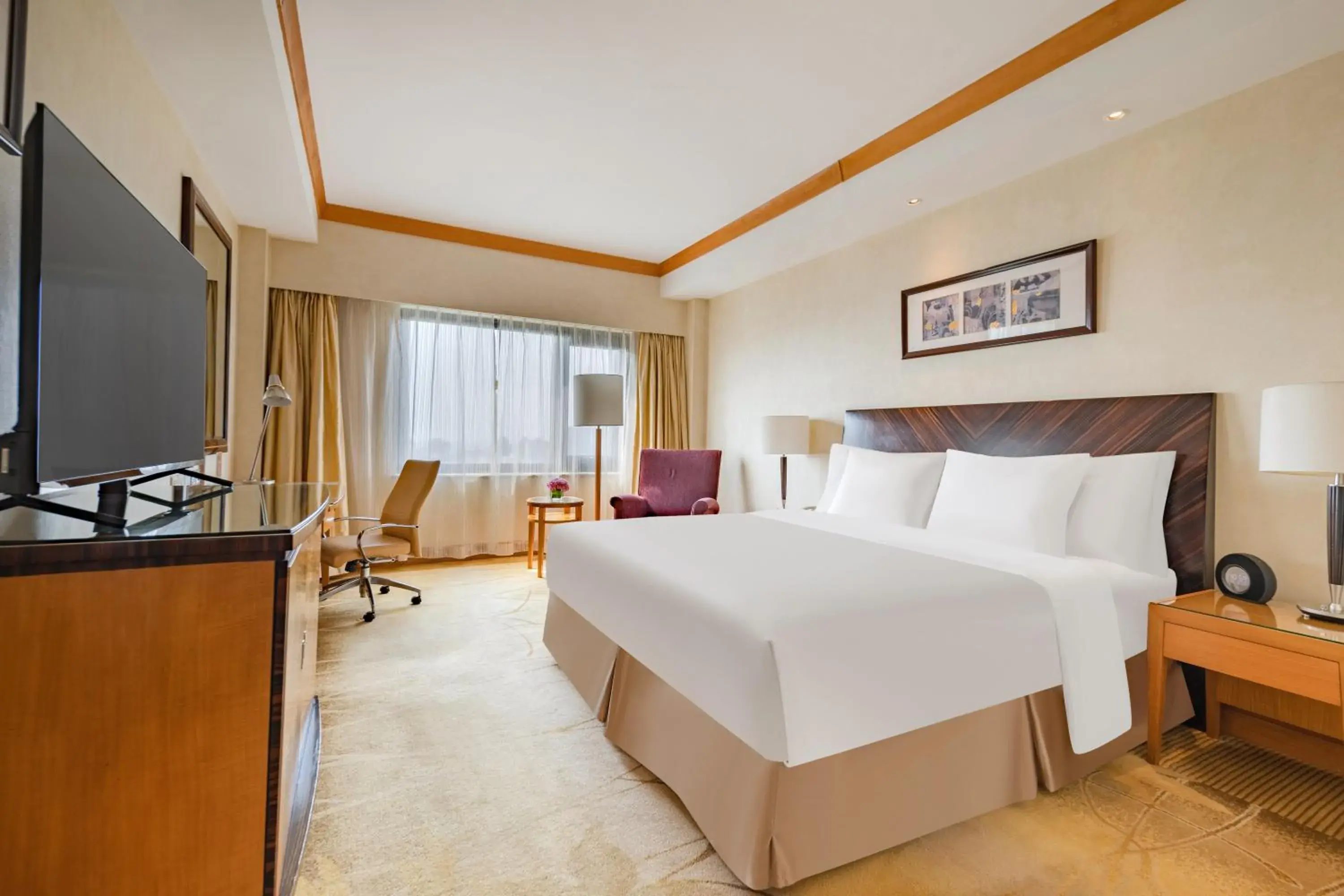 Bedroom, Bed in Radisson Collection Hotel, Yangtze Shanghai