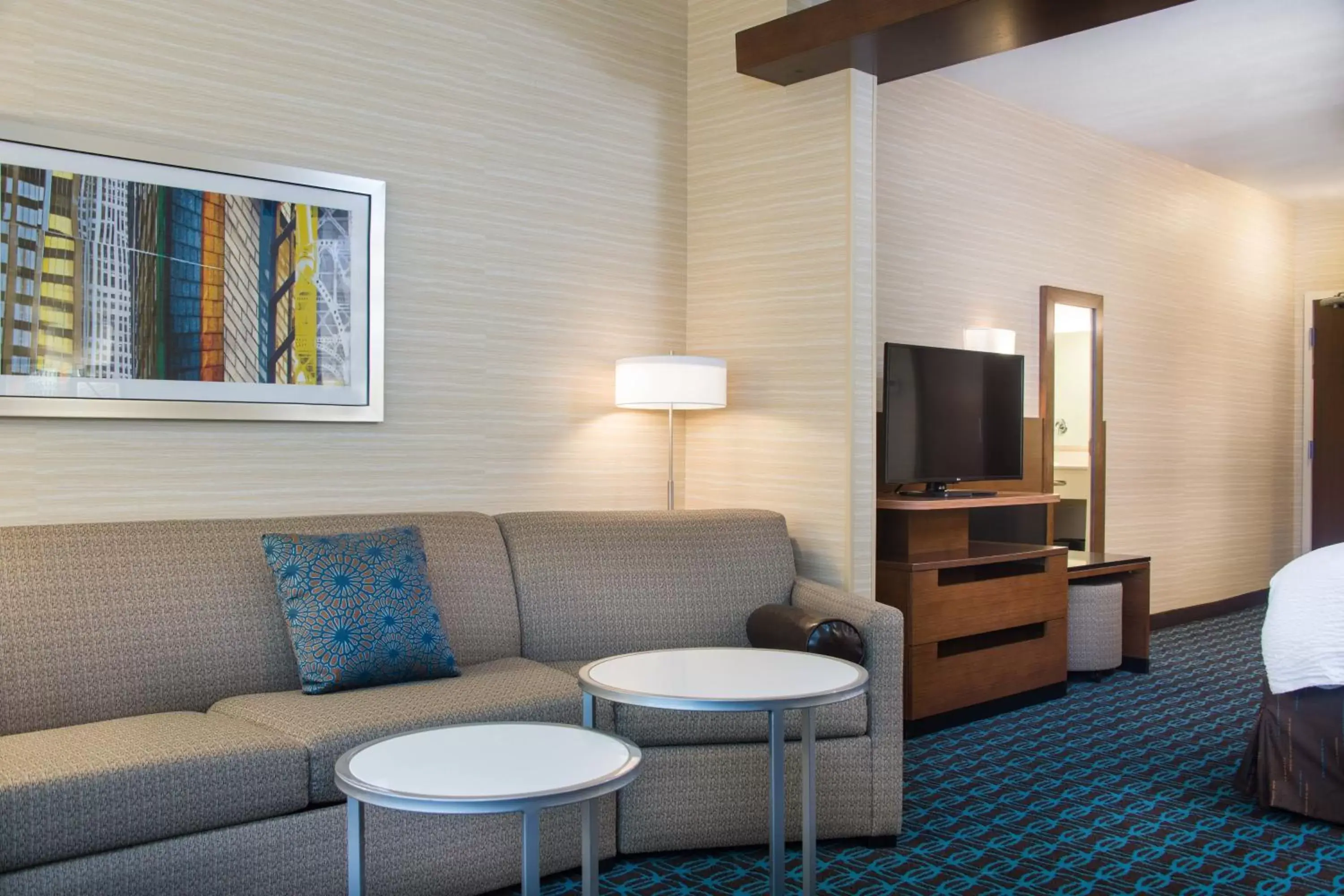 Photo of the whole room, Seating Area in Fairfield Inn & Suites by Marriott Dayton