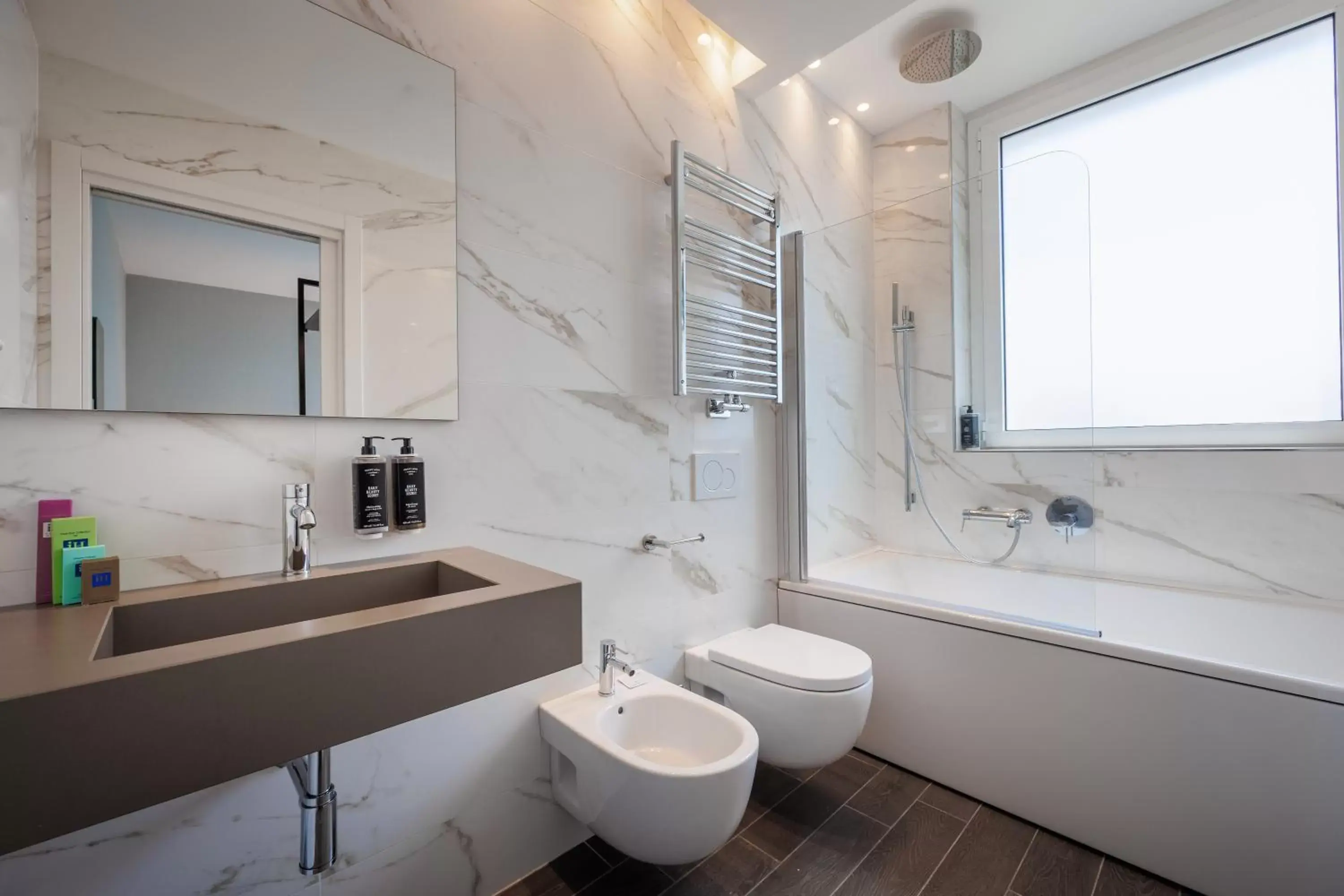 Bath, Bathroom in IH Hotels Milano Centrale