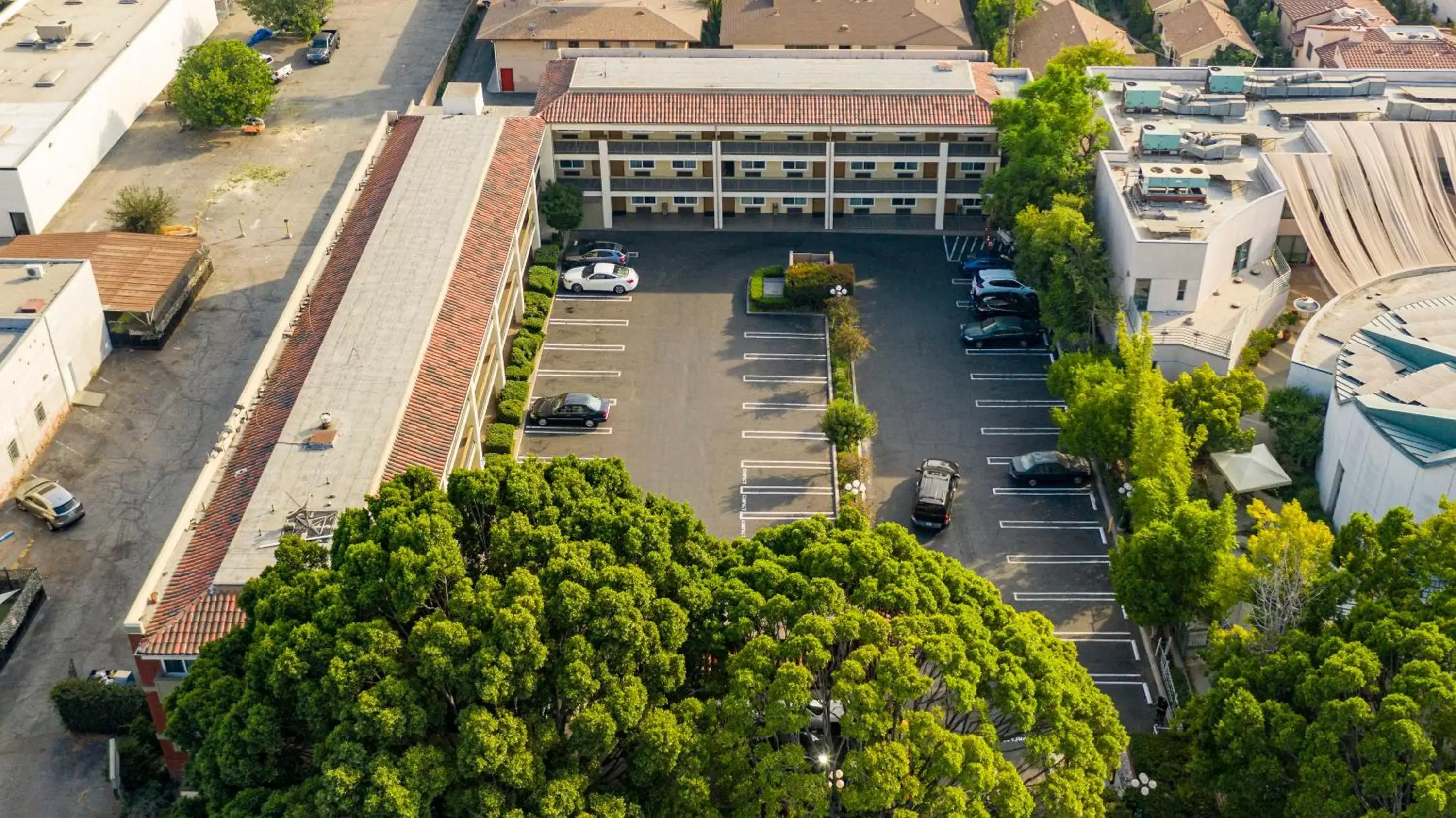 Bird's eye view, Bird's-eye View in Hyland Inn near Pasadena Civic Center