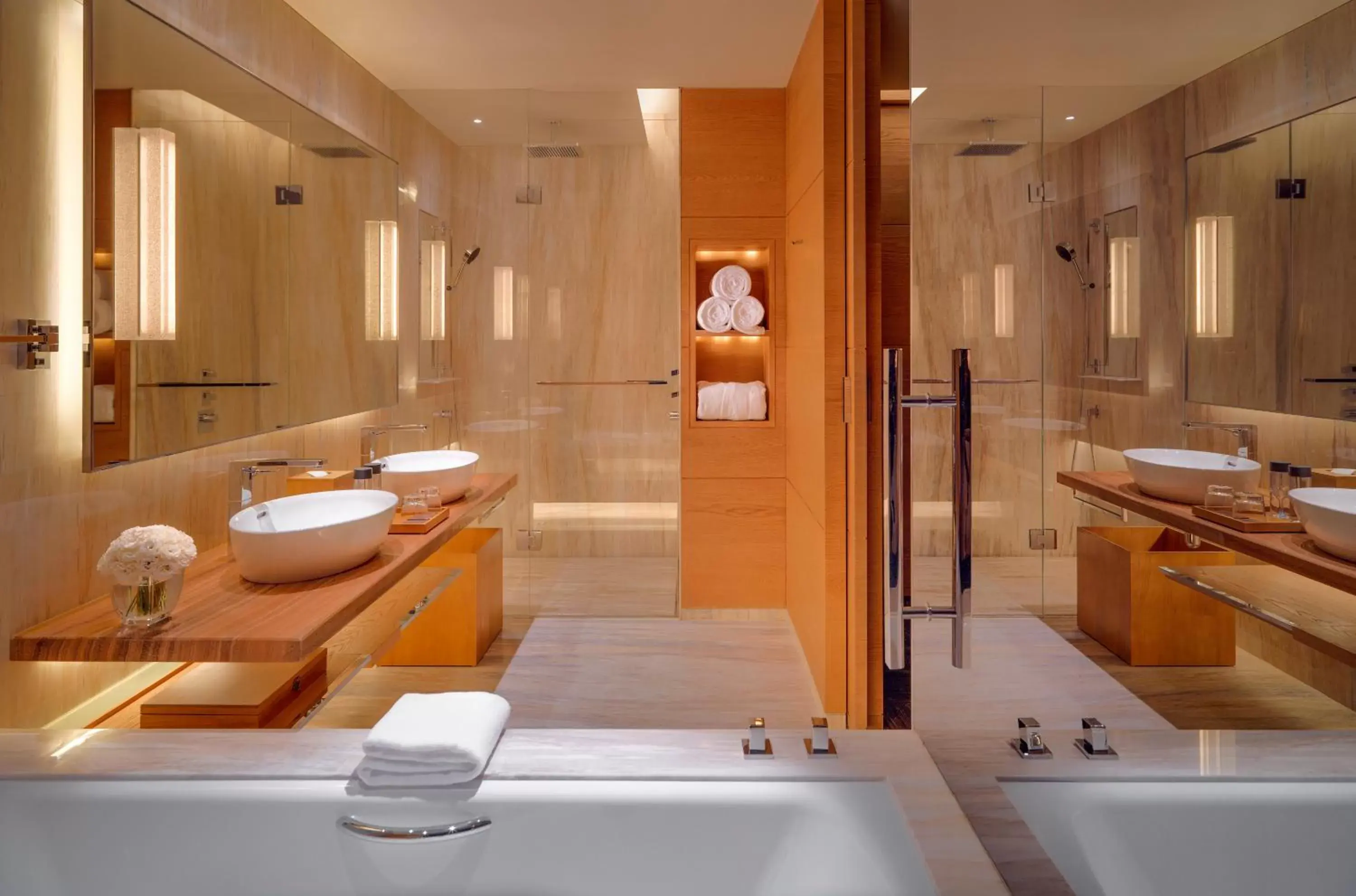 Hot Tub, Bathroom in Park Hyatt Guangzhou - Free Shuttle Bus To Canton Fair Complex During Canton Fair Period