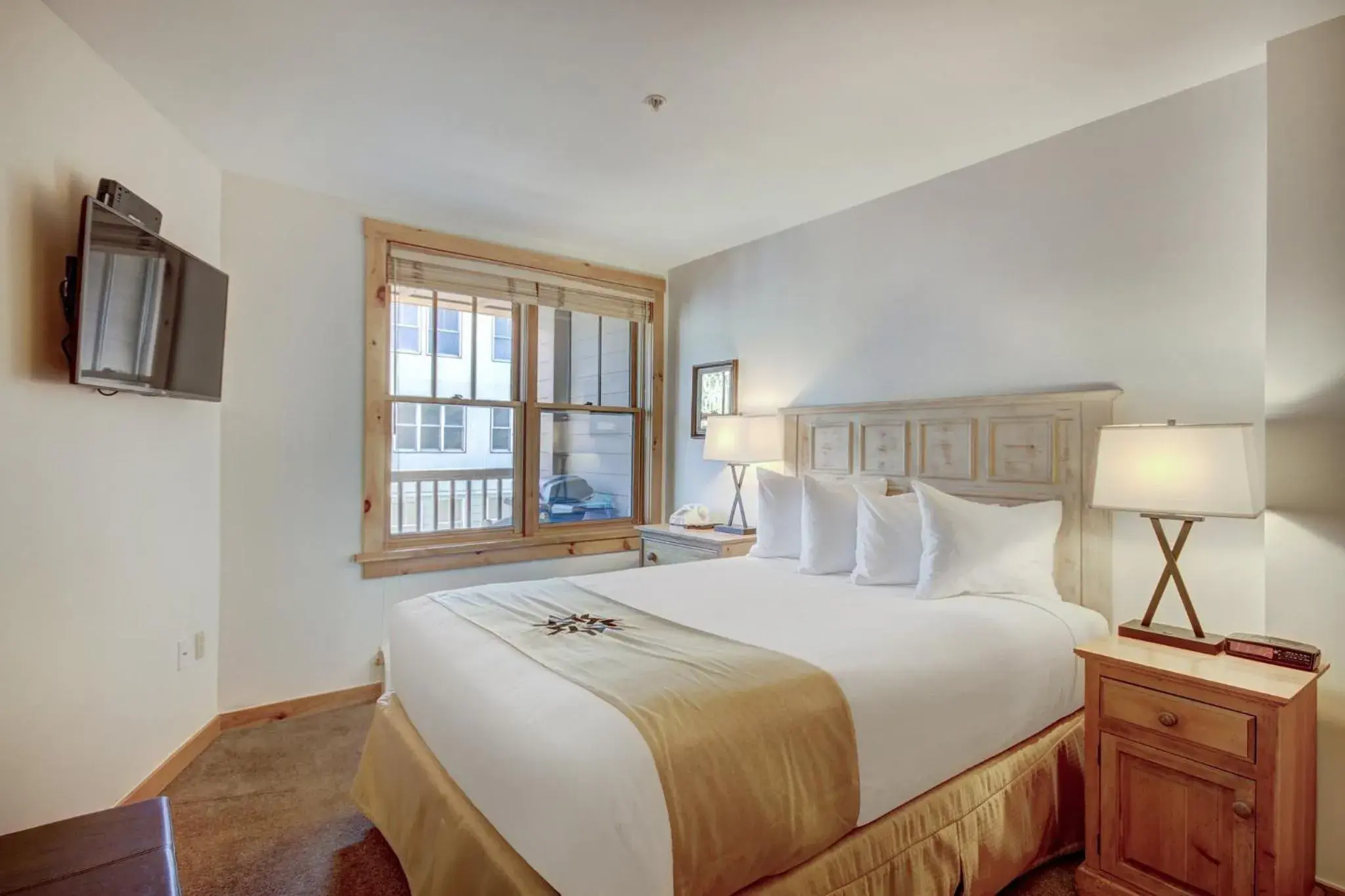 Photo of the whole room, Bed in River Run Village by Keystone Resort