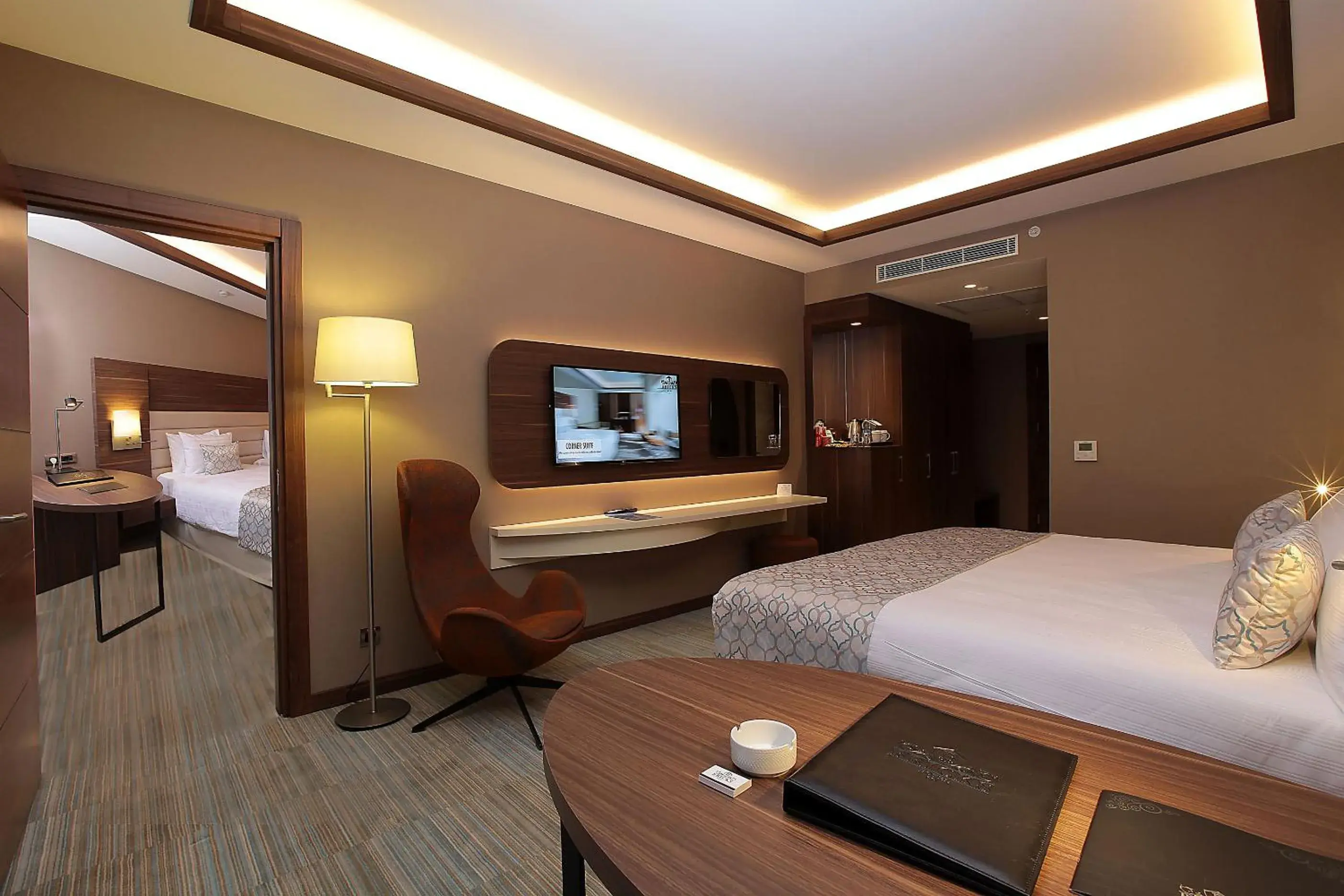 Bed, TV/Entertainment Center in Bricks Hotel İstanbul