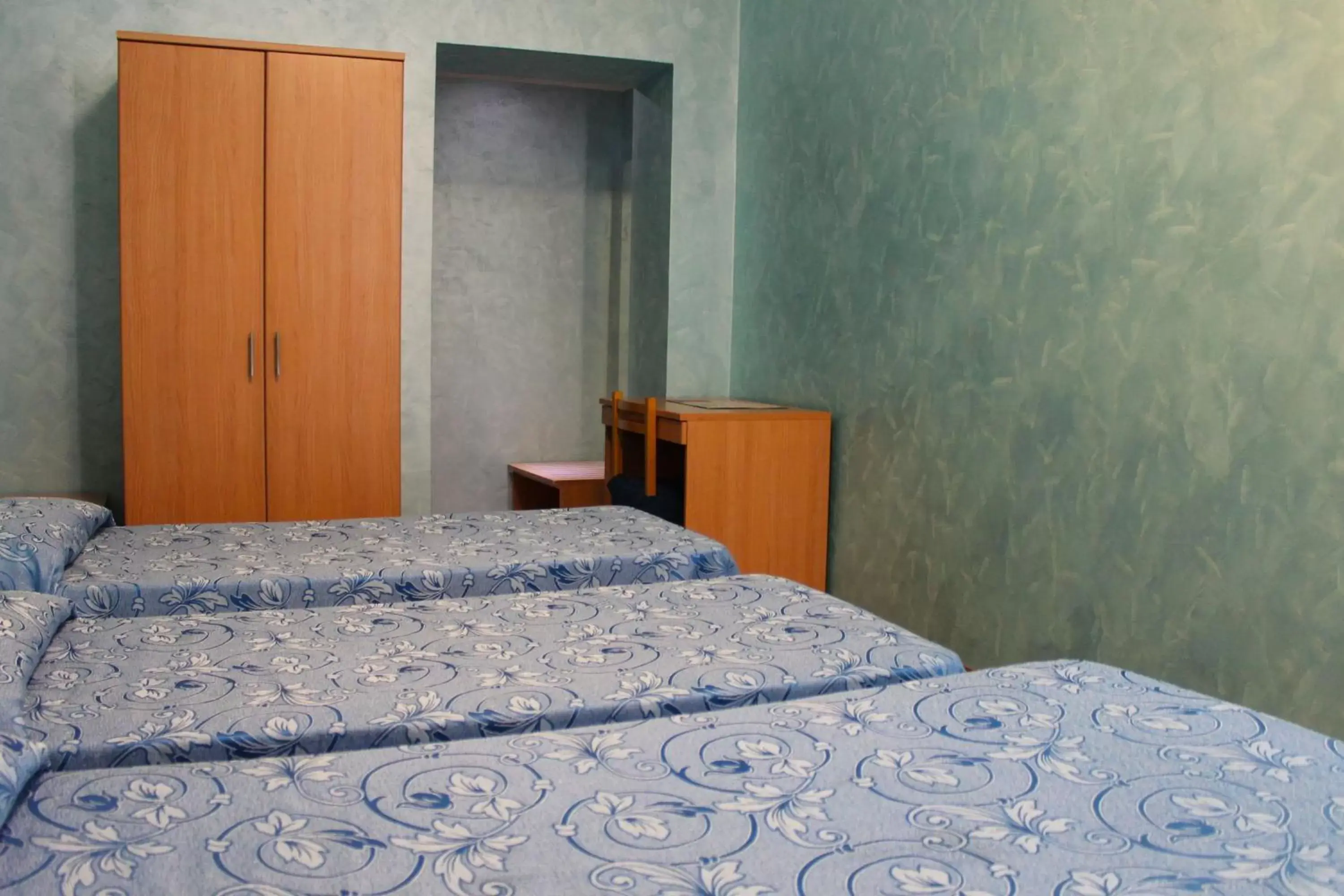 Quadruple Room in Hotel Tokyo Quadruple Room in Hotel Tokyo