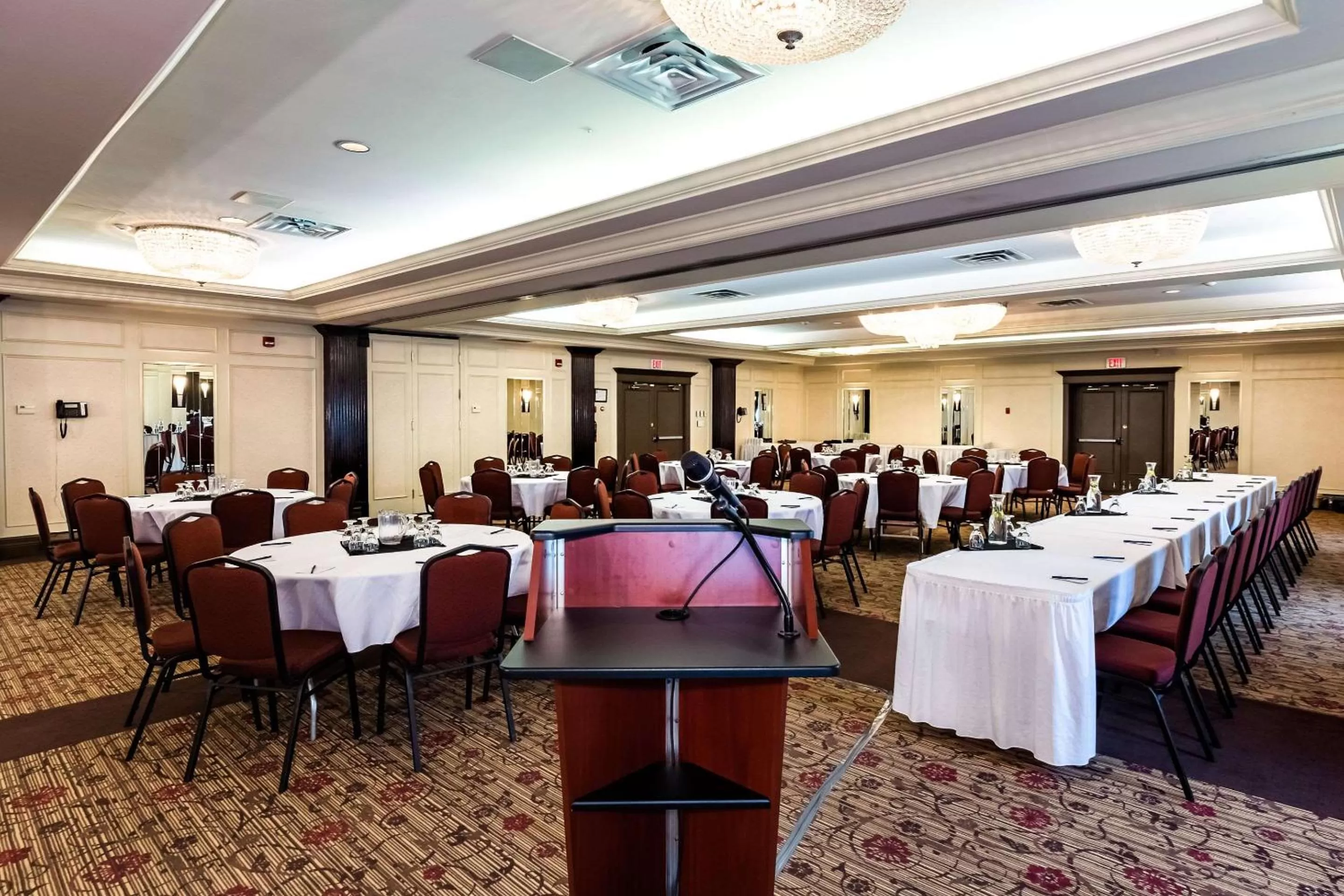 On site, Restaurant/Places to Eat in Comfort Hotel Airport