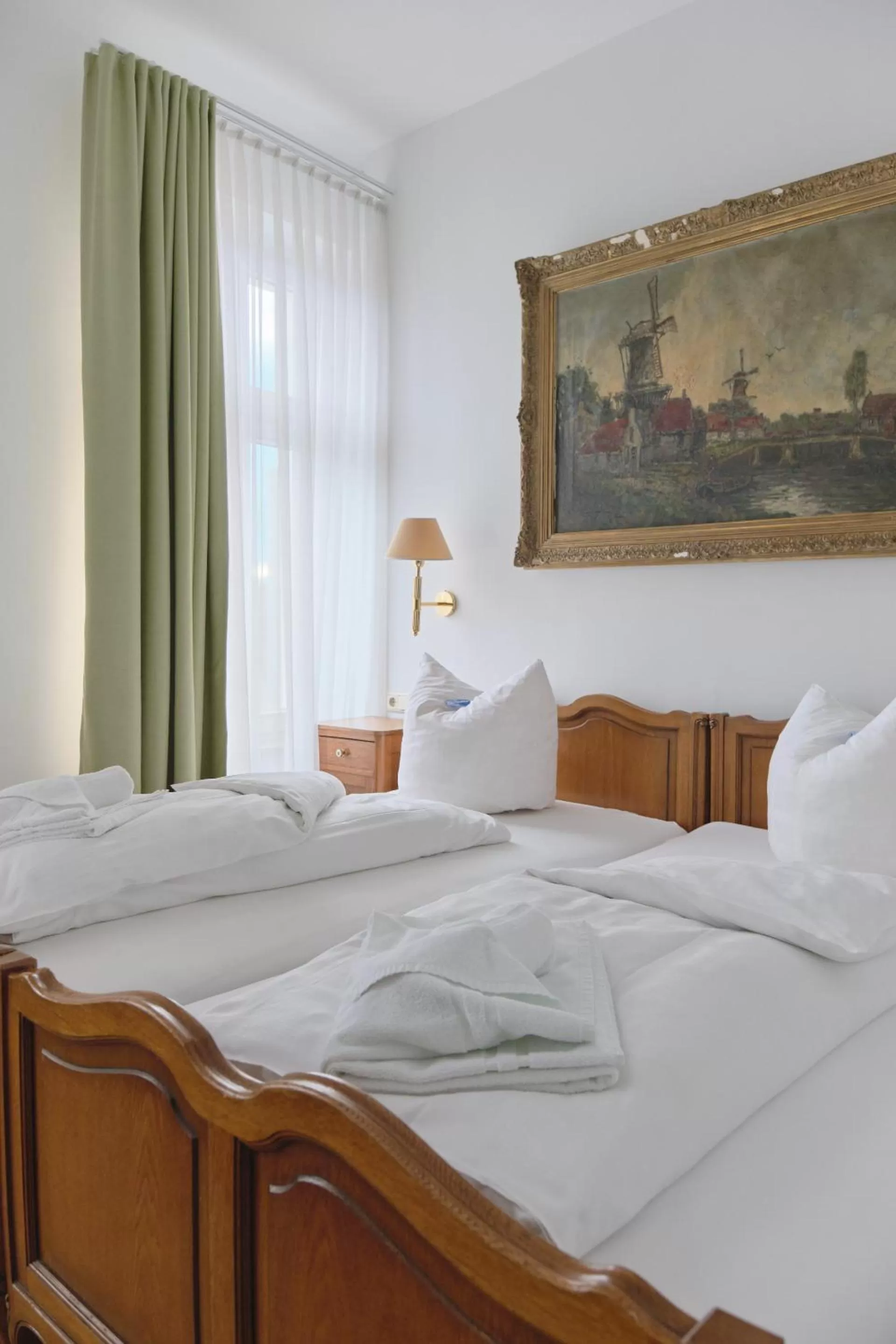 Bedroom, Bed in Jahrhunderthotel Leipzig