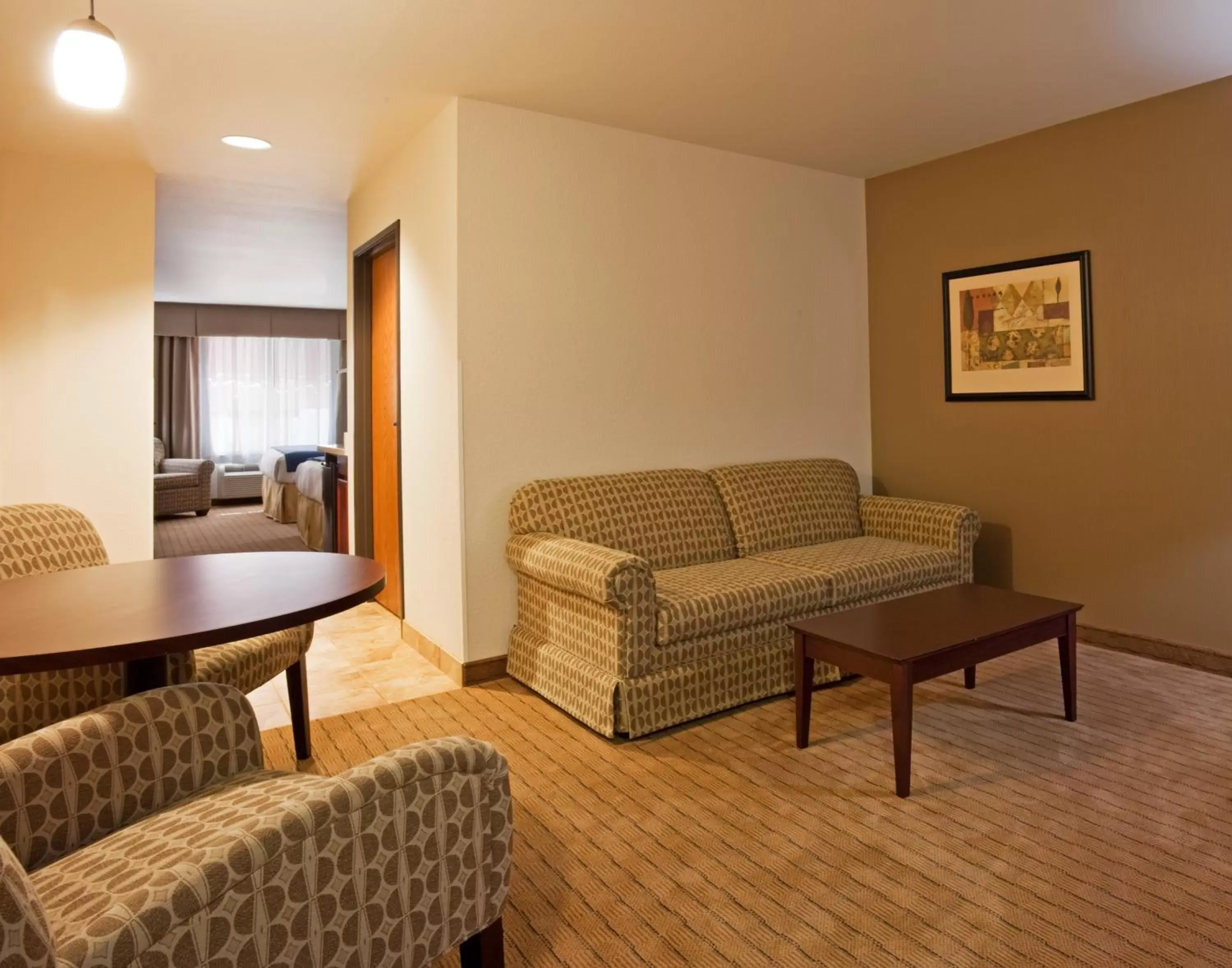 Photo of the whole room, Seating Area in Holiday Inn Express Hotel & Suites Antigo, an IHG Hotel