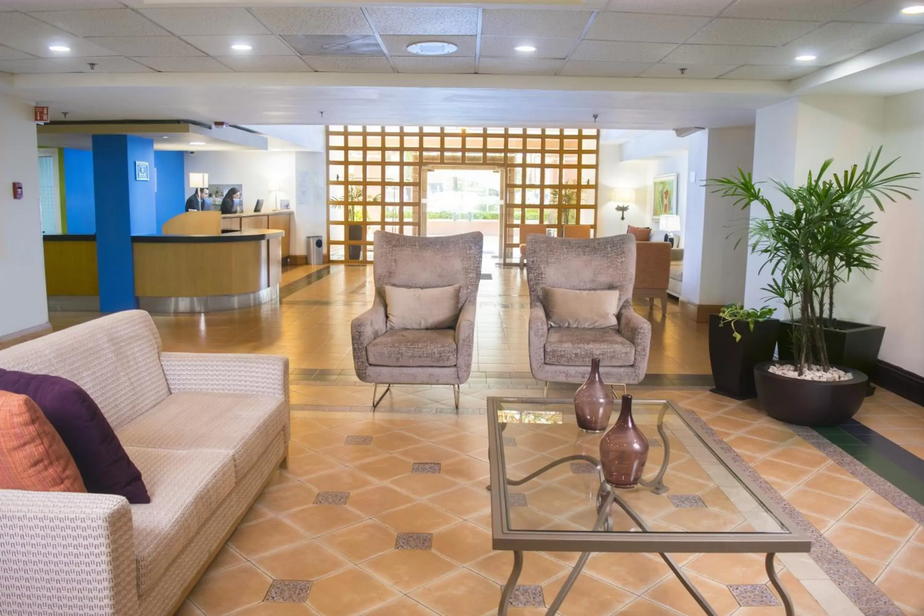 Property building, Lobby/Reception in Holiday Inn Express Monterrey Galerias-San Jeronimo, an IHG Hotel