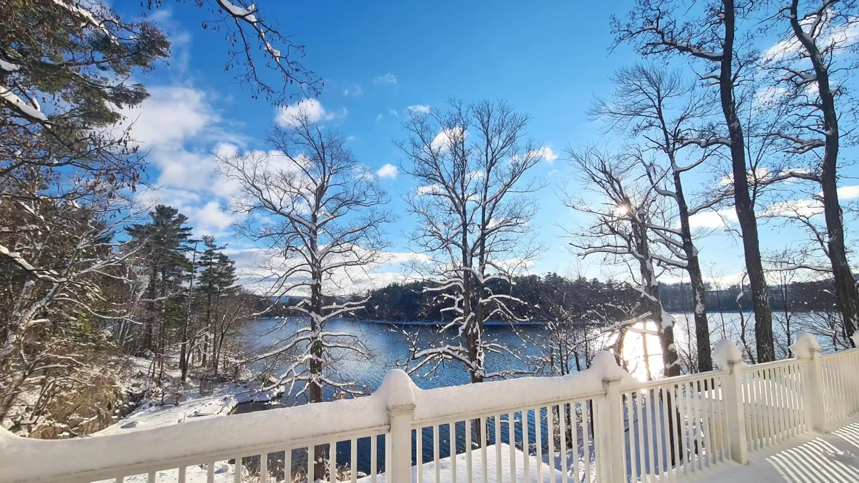 Balcony/Terrace, Winter in Lakehouse Inn