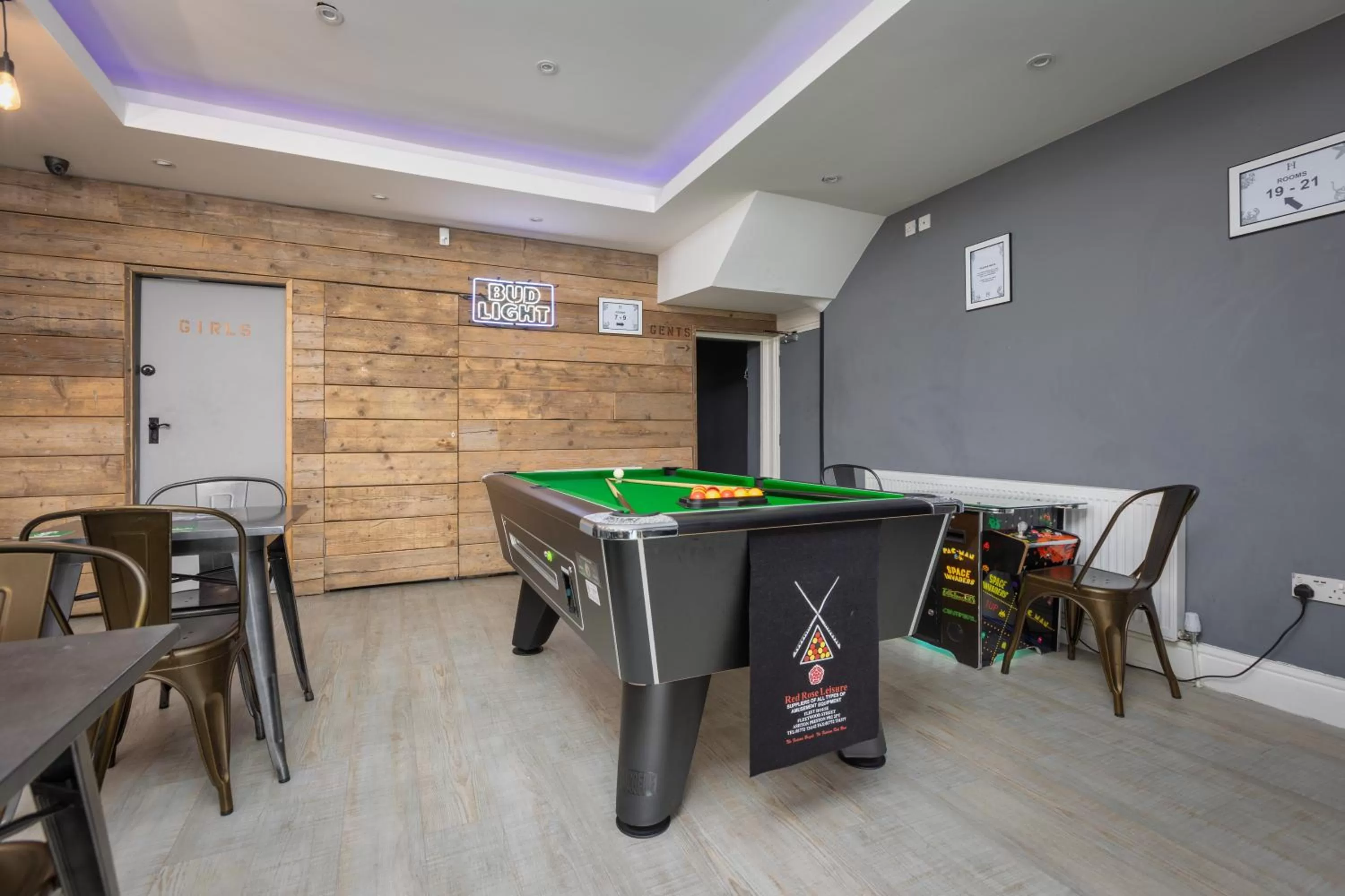 Lounge or bar, Billiards in Blackpool Resort Hotel