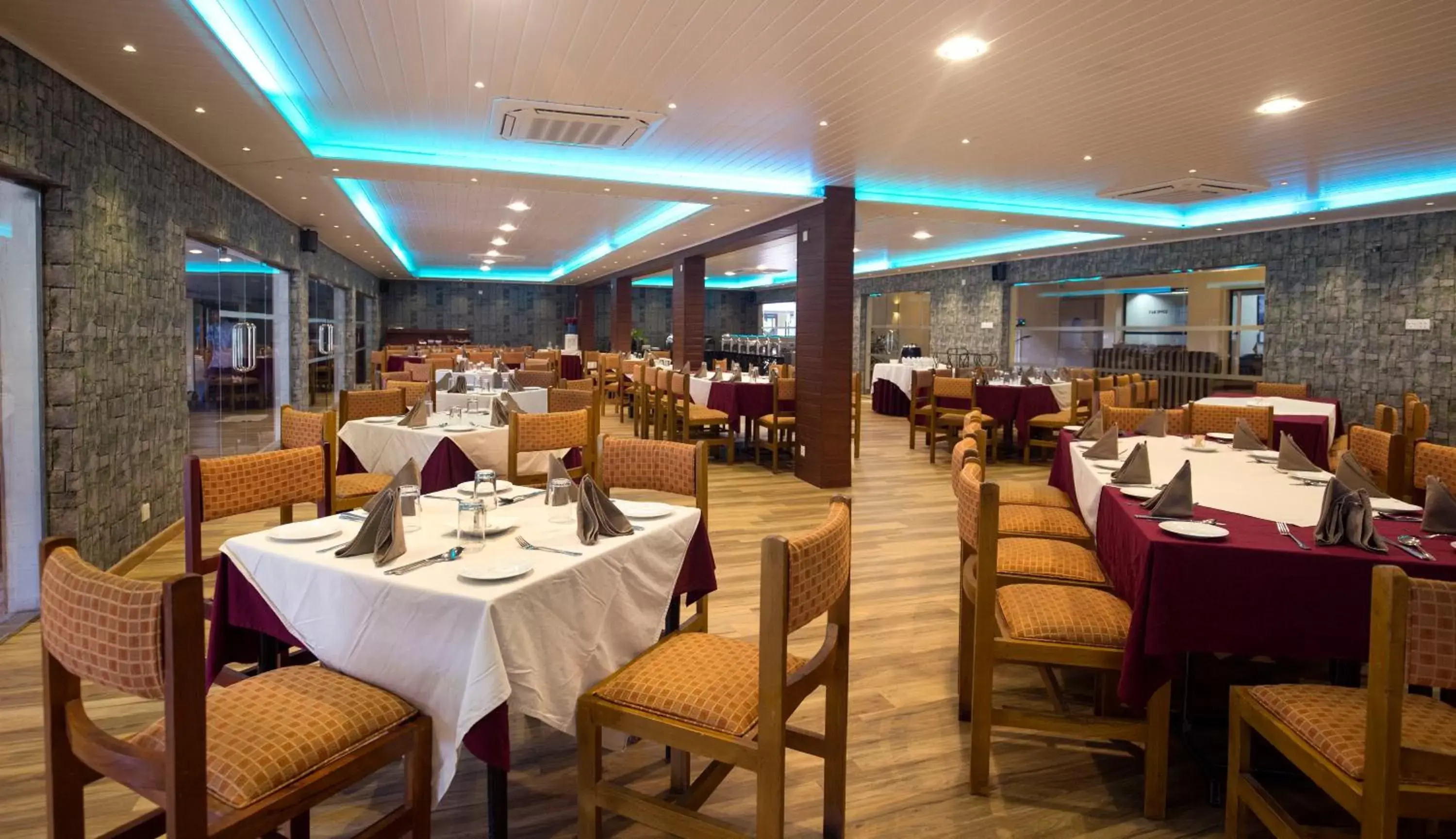 Restaurant/Places to Eat in Miridiya Lake Resort