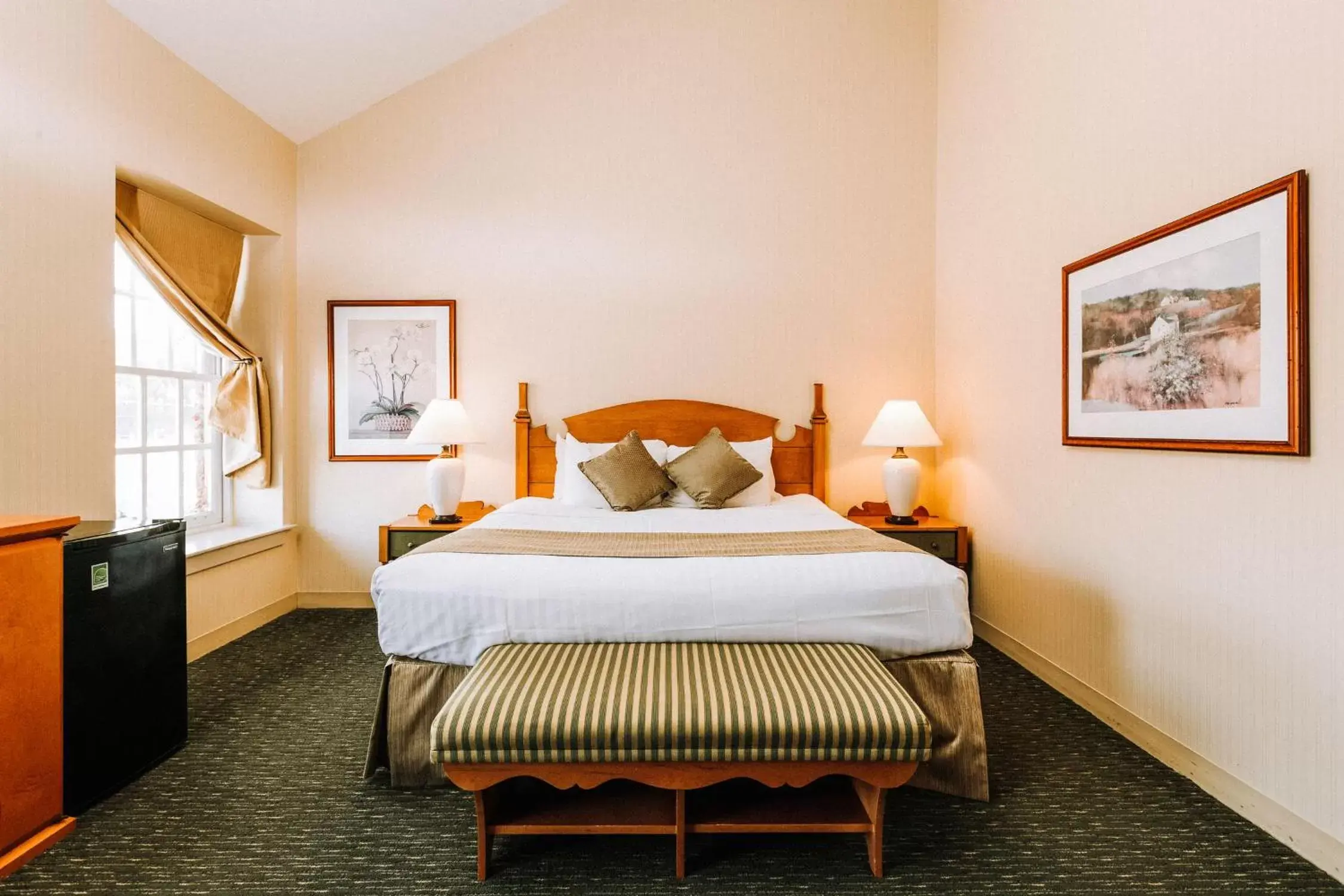 Bed in St. Eugene Golf Resort & Casino Bed in St. Eugene Golf Resort & Casino