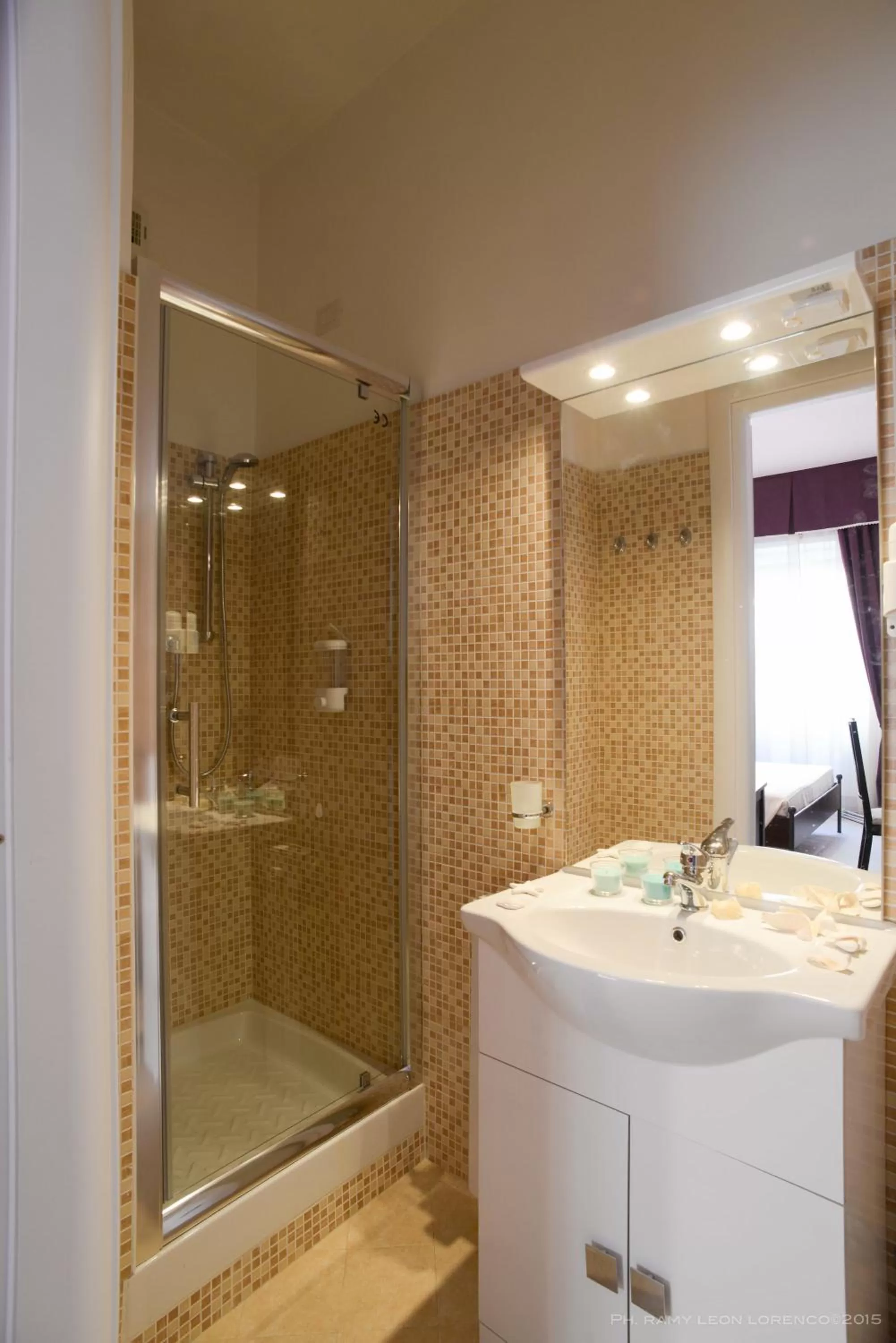 Shower in Magna Cura