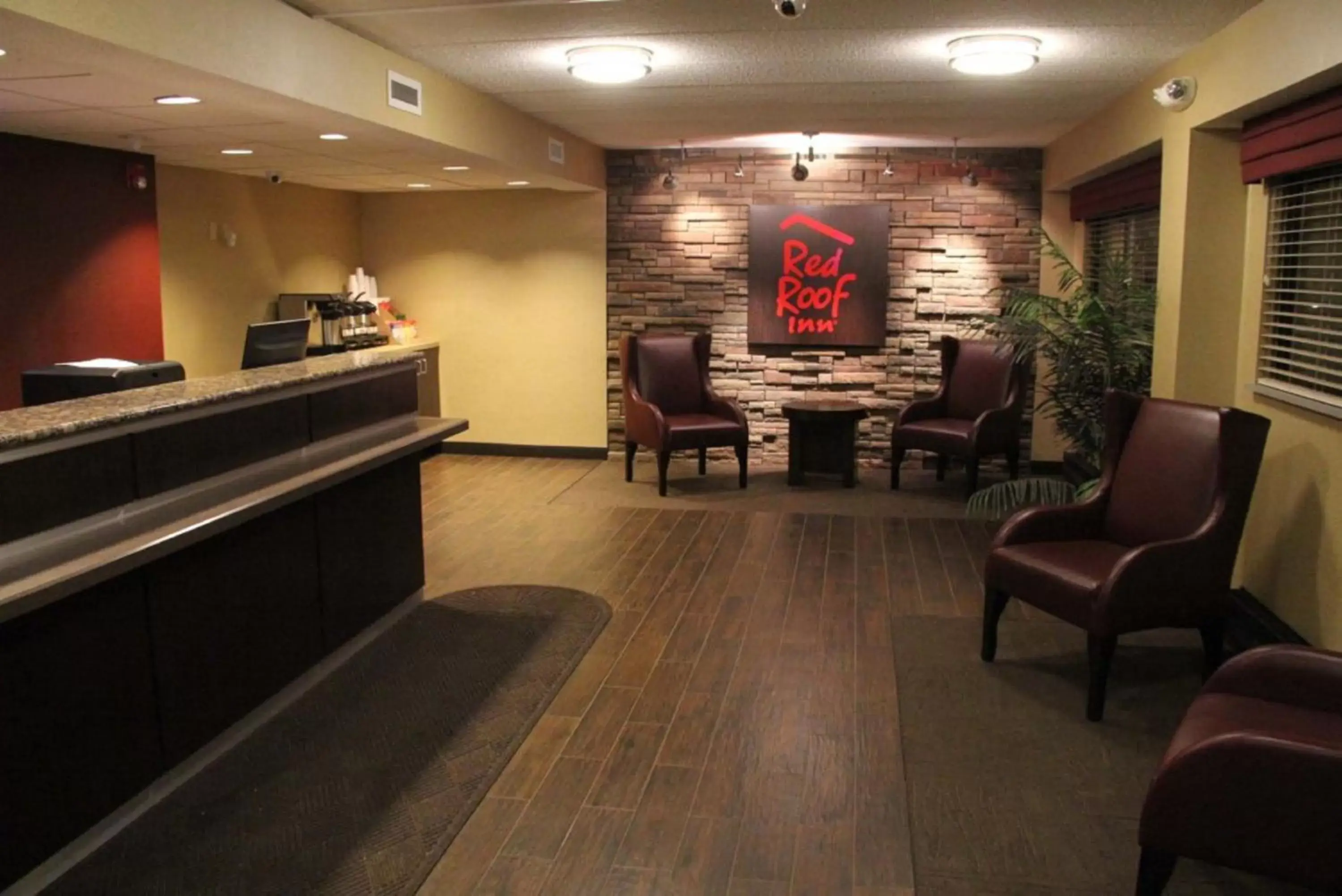Lobby or reception, Lounge/Bar in Red Roof Inn PLUS+ West Springfield