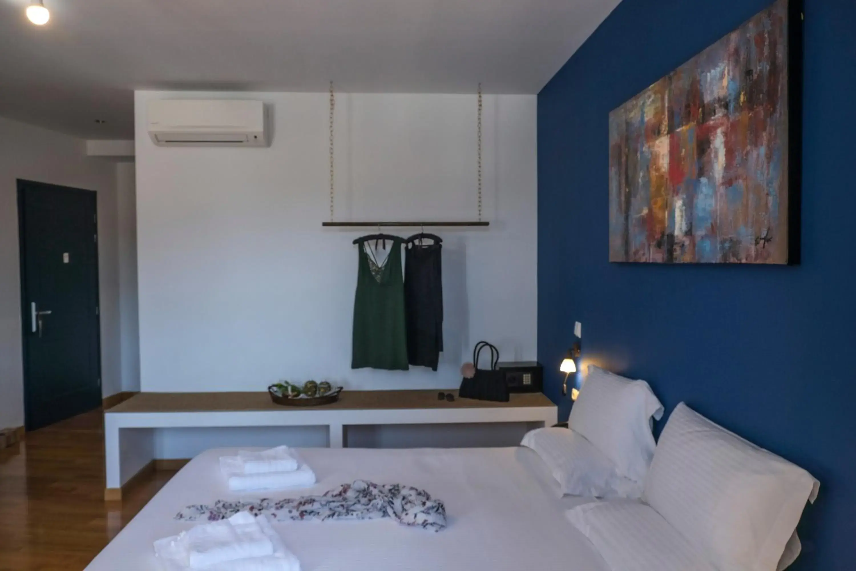 Bedroom, Bed in Lotus Inn