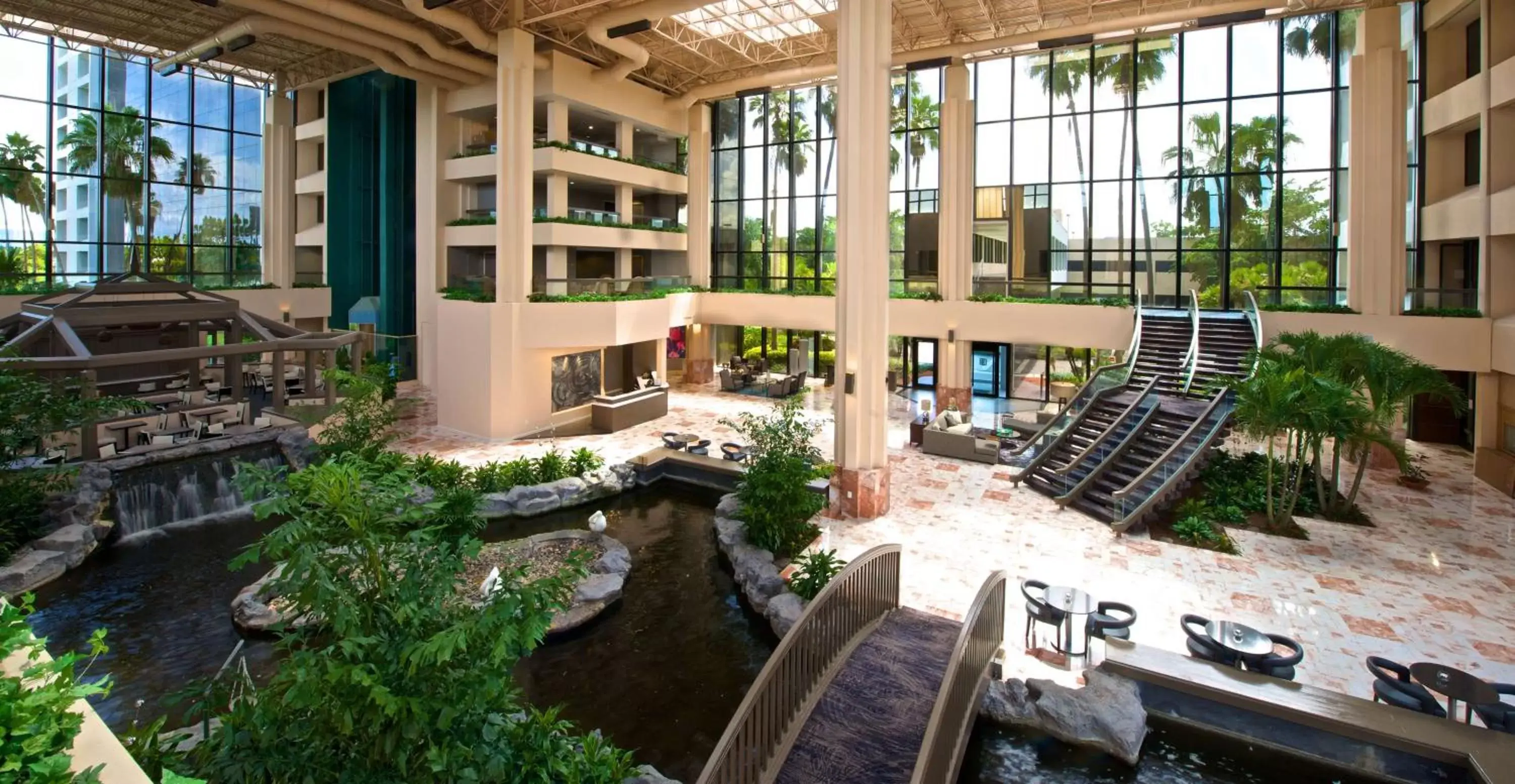 Lobby or reception in Embassy Suites by Hilton Palm Beach Gardens PGA Boulevard