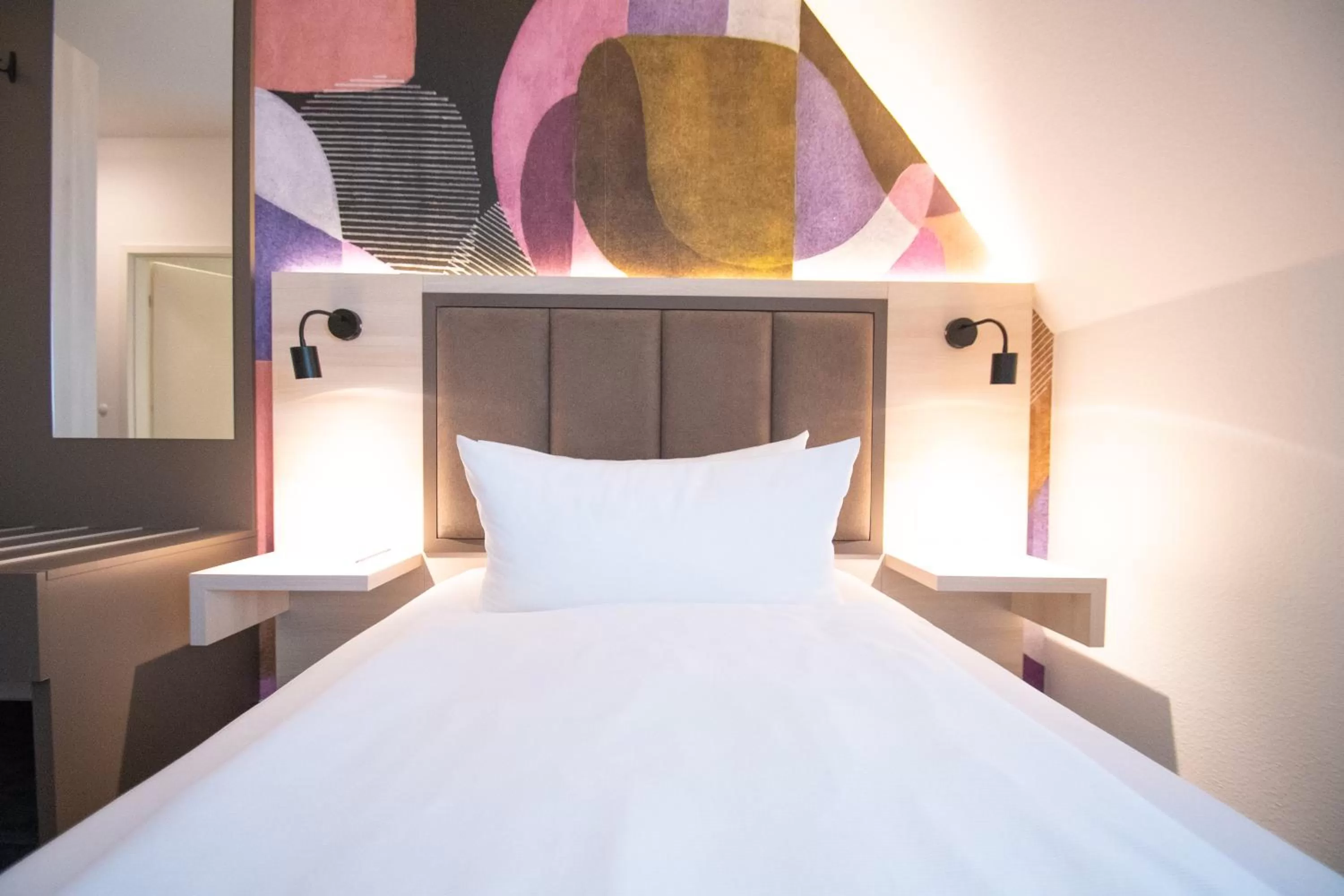 Photo of the whole room, Bed in Taste Hotel Kulmbach