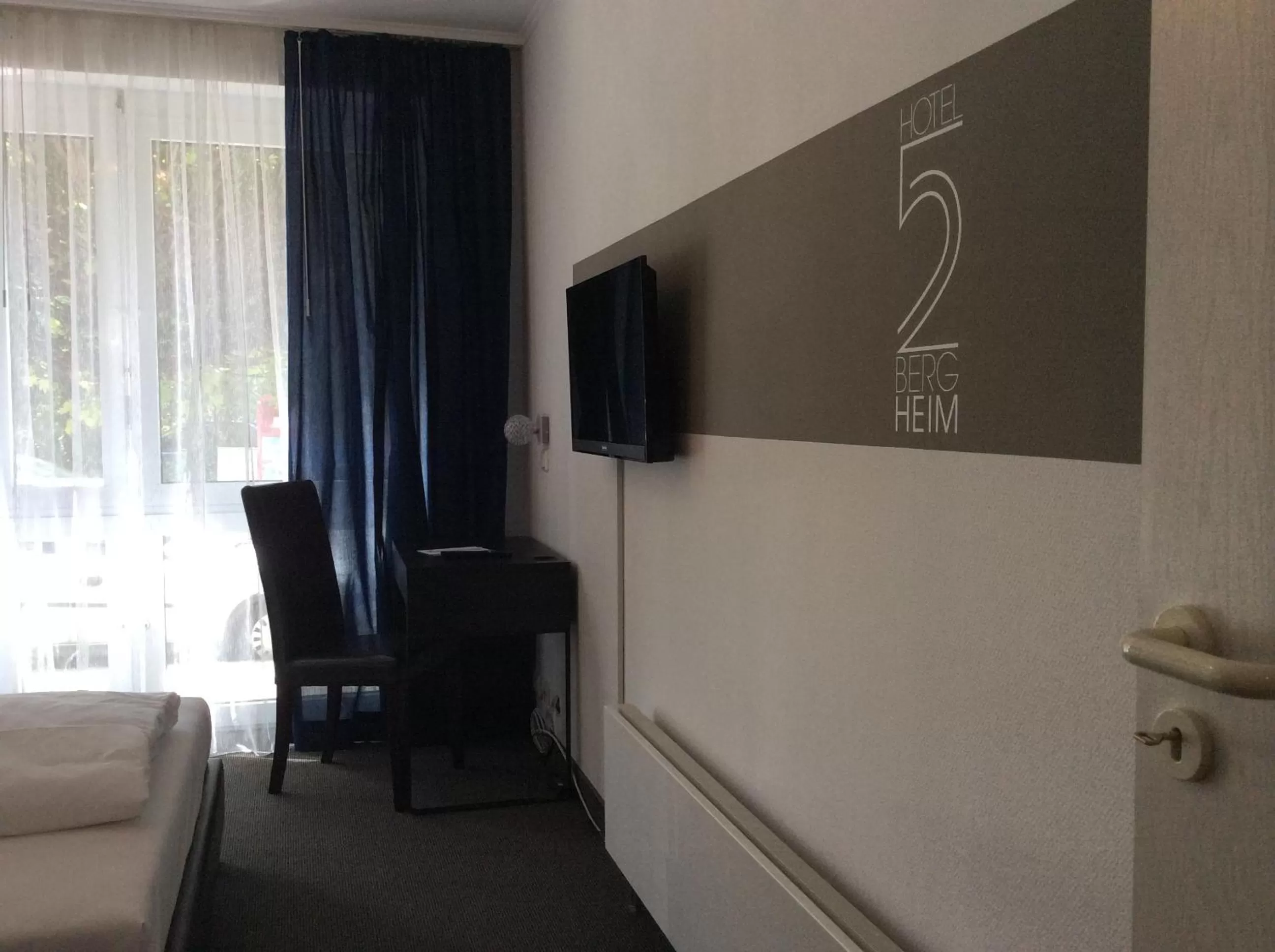 Photo of the whole room in Hotel52 Bergheim