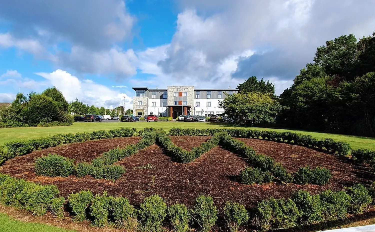 Garden, Property Building in Menlo Park Hotel