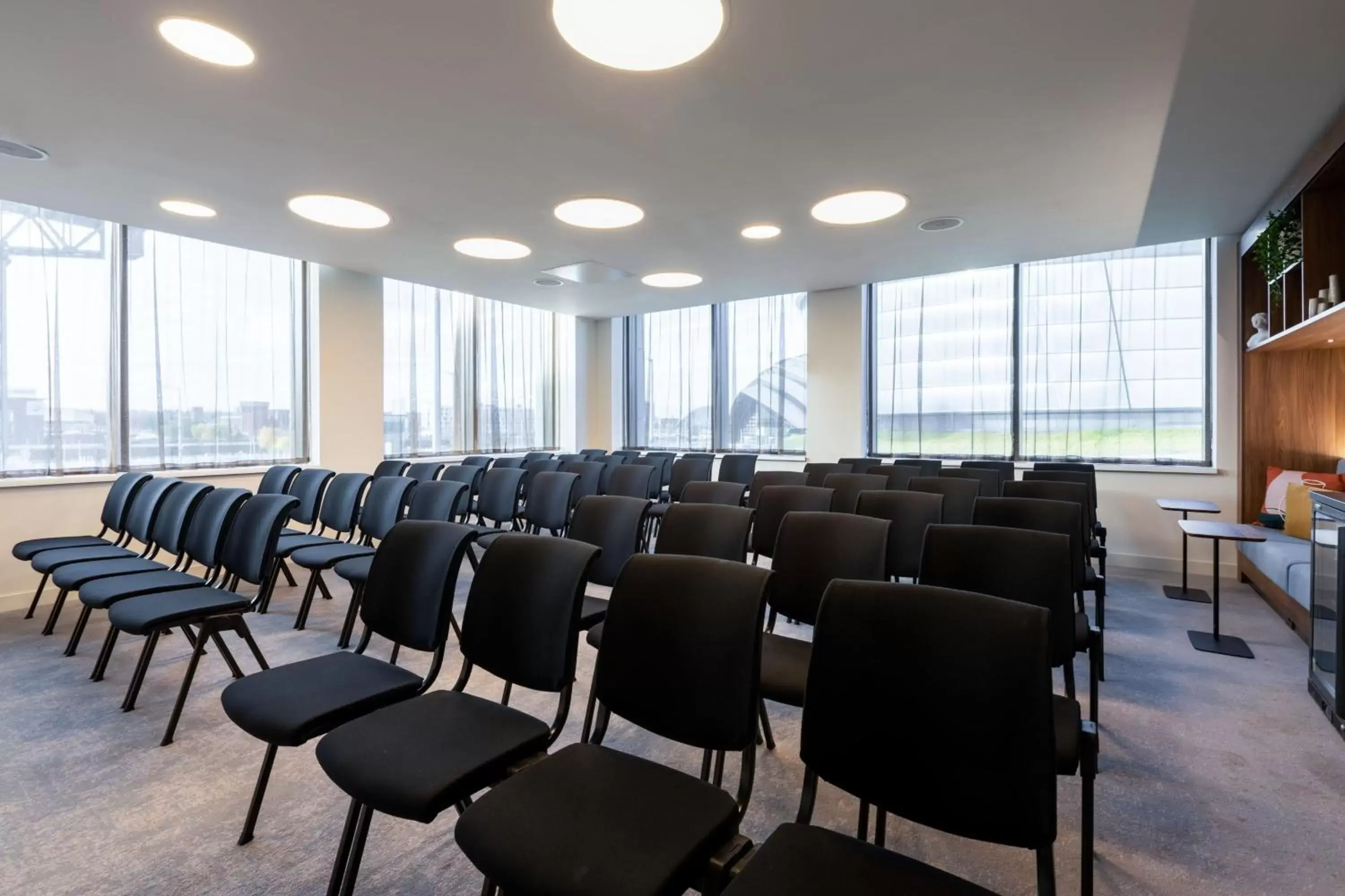 Meeting/conference room in Courtyard by Marriott Glasgow SEC