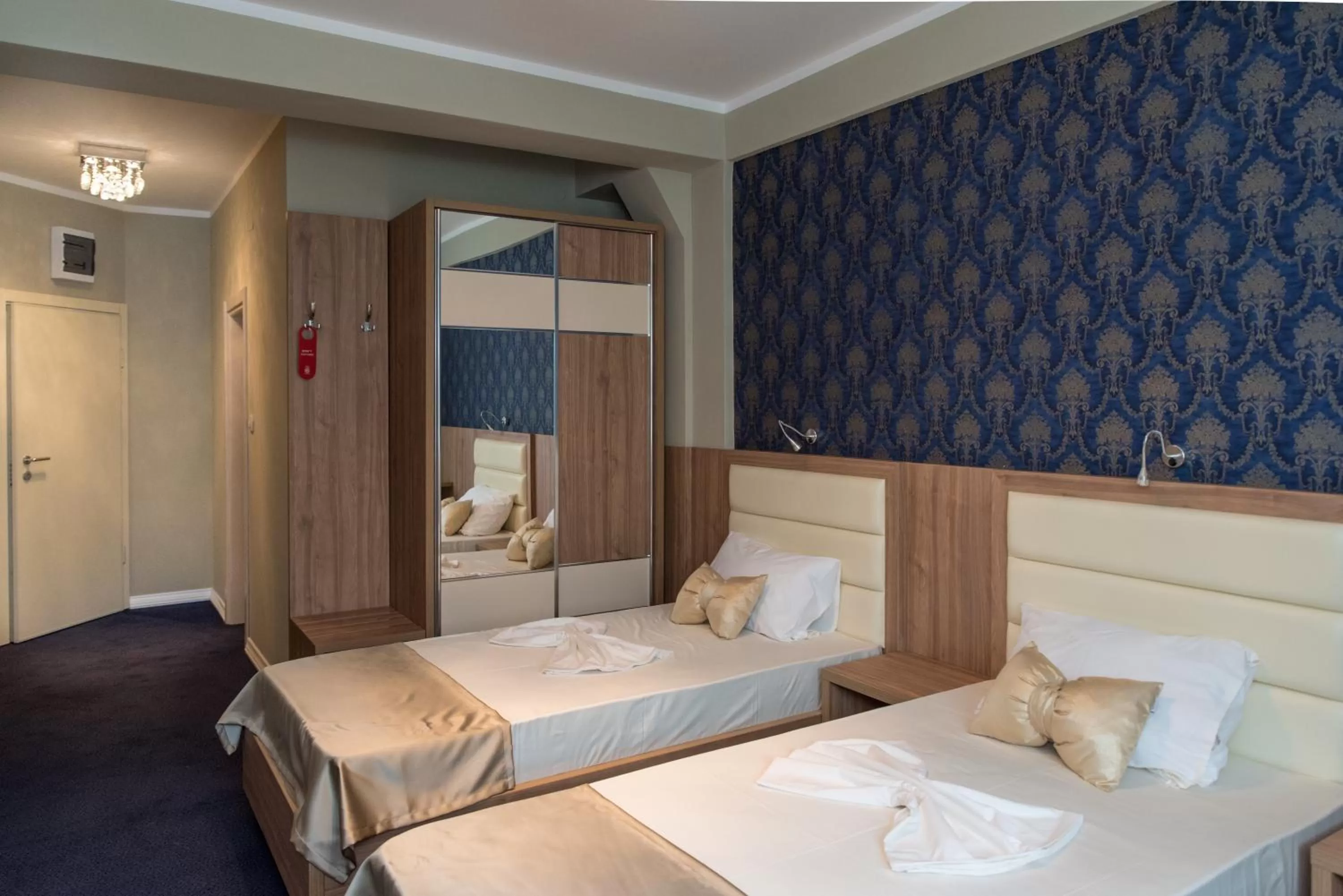 Bed in Hotel Crnogorska Kuća