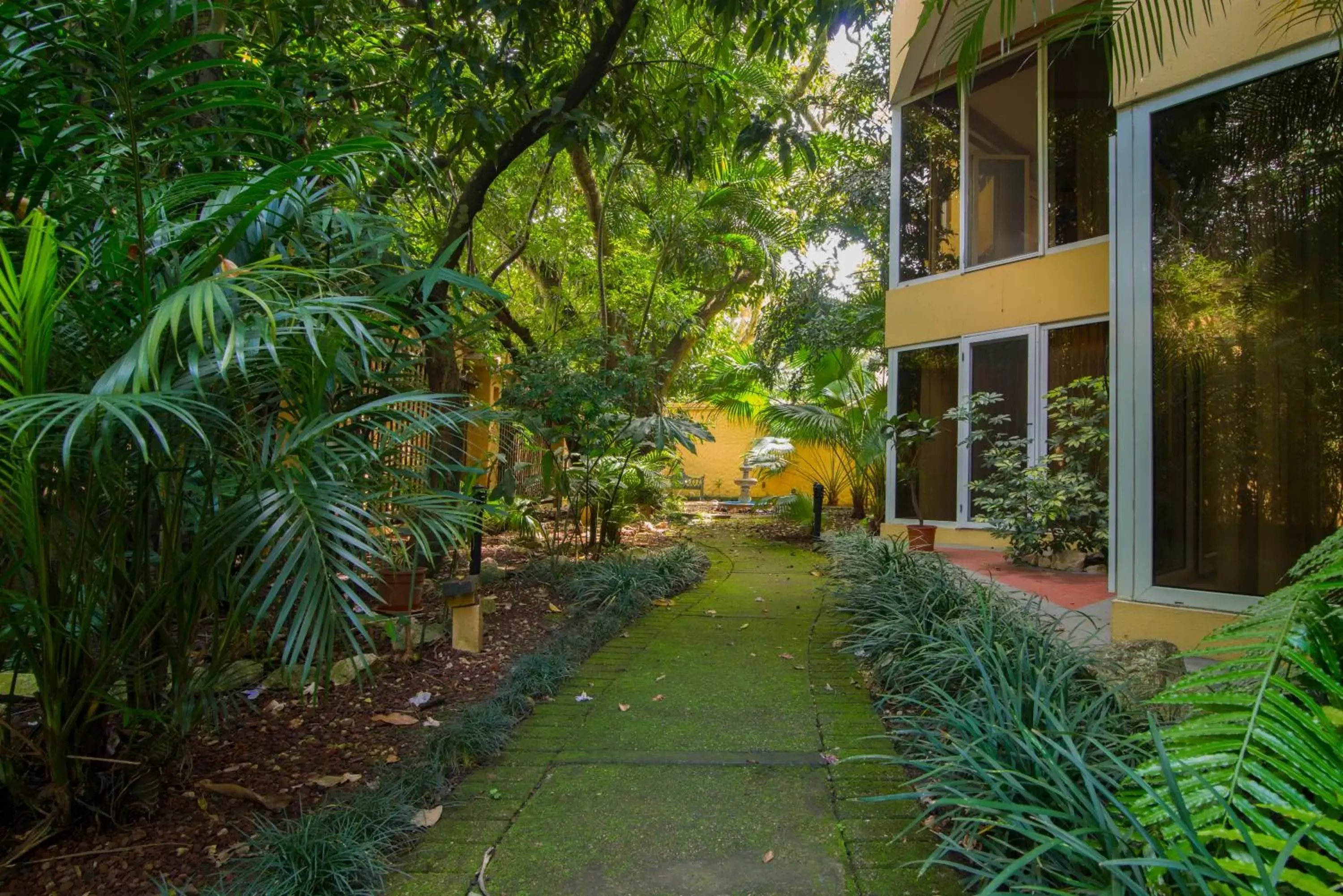 Garden in Apartotel & Suites Villas del Rio