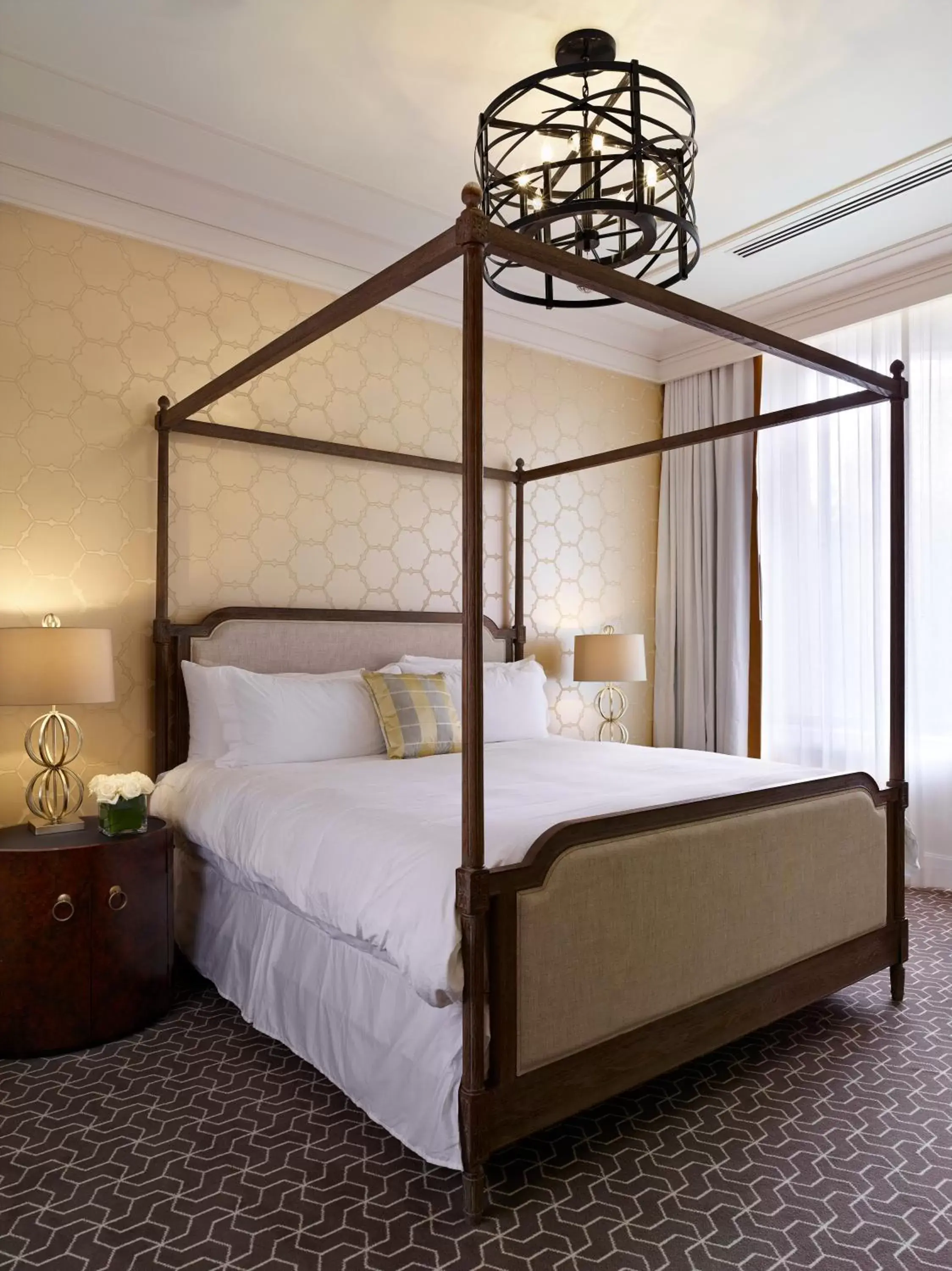 Bed in The Rittenhouse Hotel