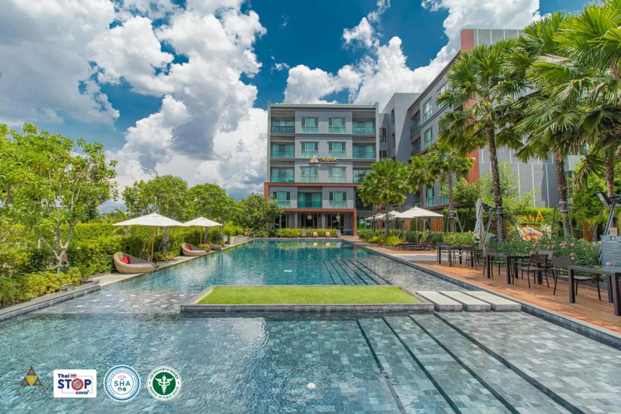 Swimming pool in AisanA Hotel Korat