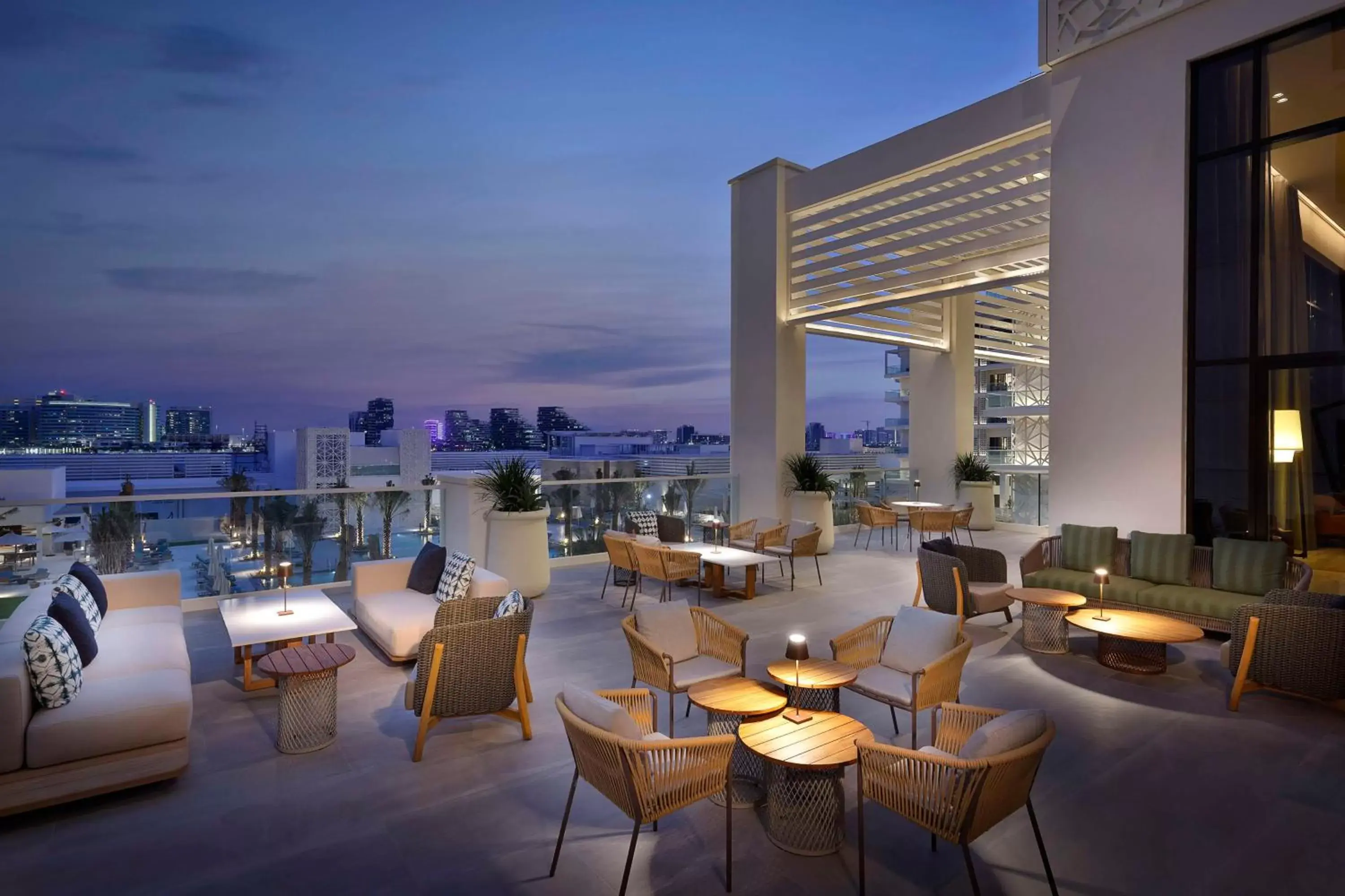 Lounge or bar, Restaurant/Places to Eat in Hilton Abu Dhabi Yas Island
