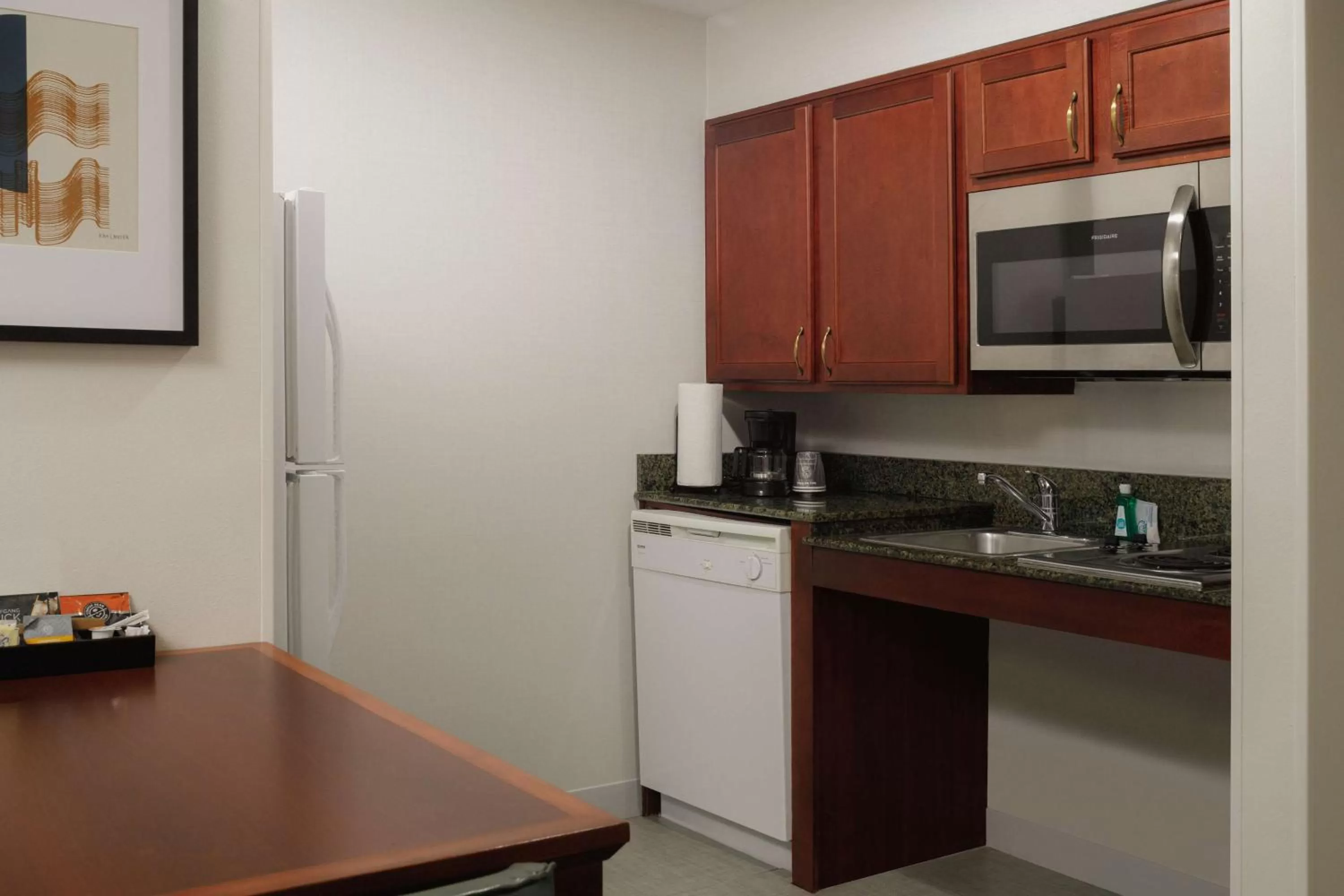 Kitchen or kitchenette in Homewood Suites by Hilton Knoxville West at Turkey Creek