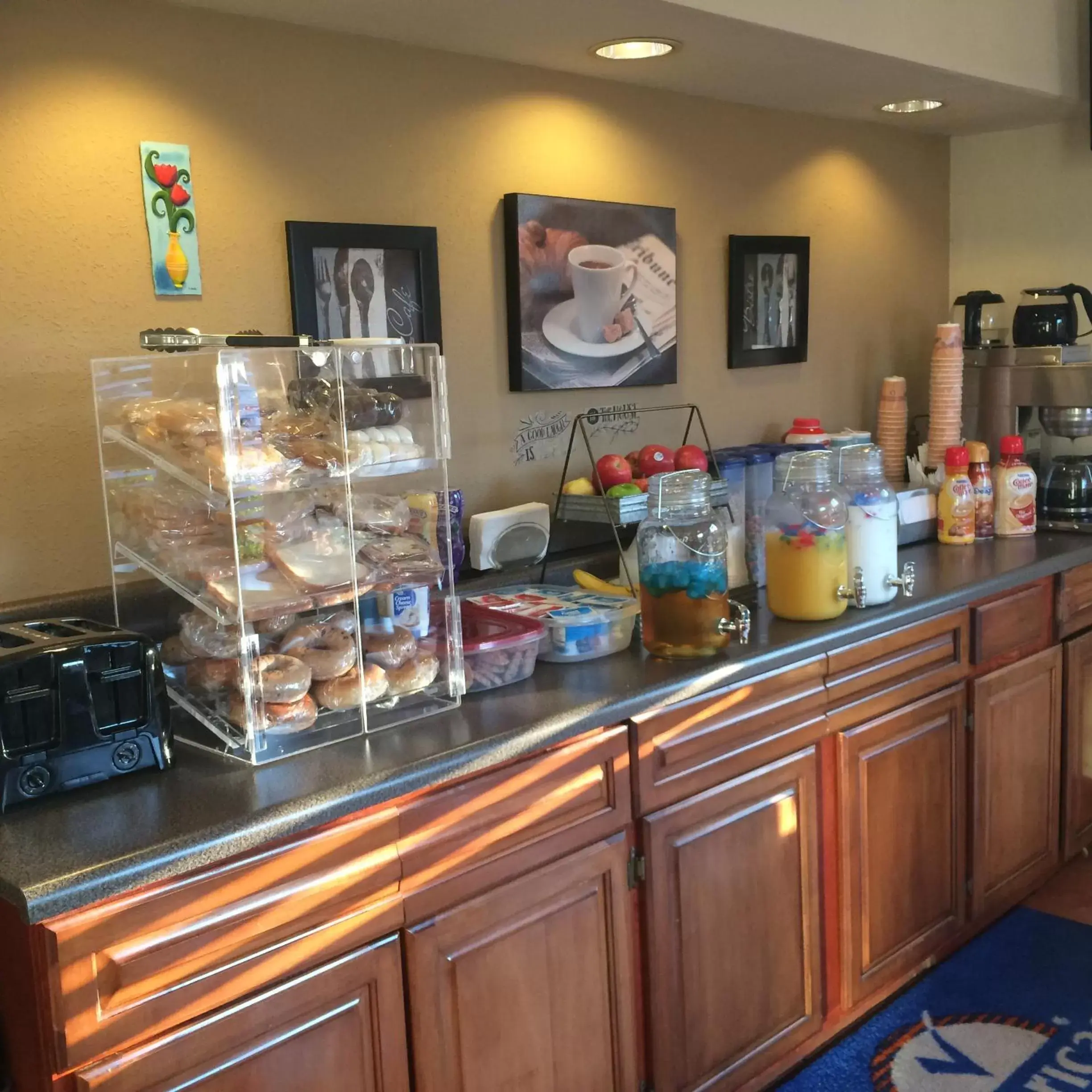 Continental breakfast, Food in Americas Best Value Inn & Suites Williamstown