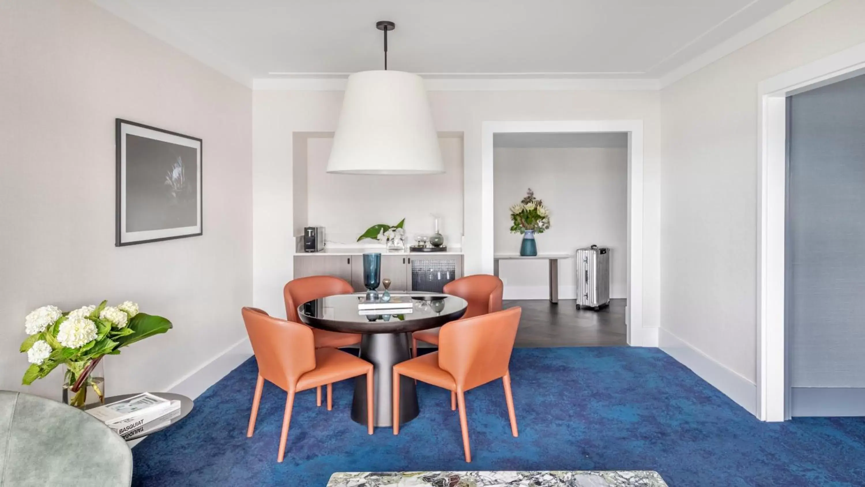 Living room, Dining Area in InterContinental Sydney, an IHG Hotel