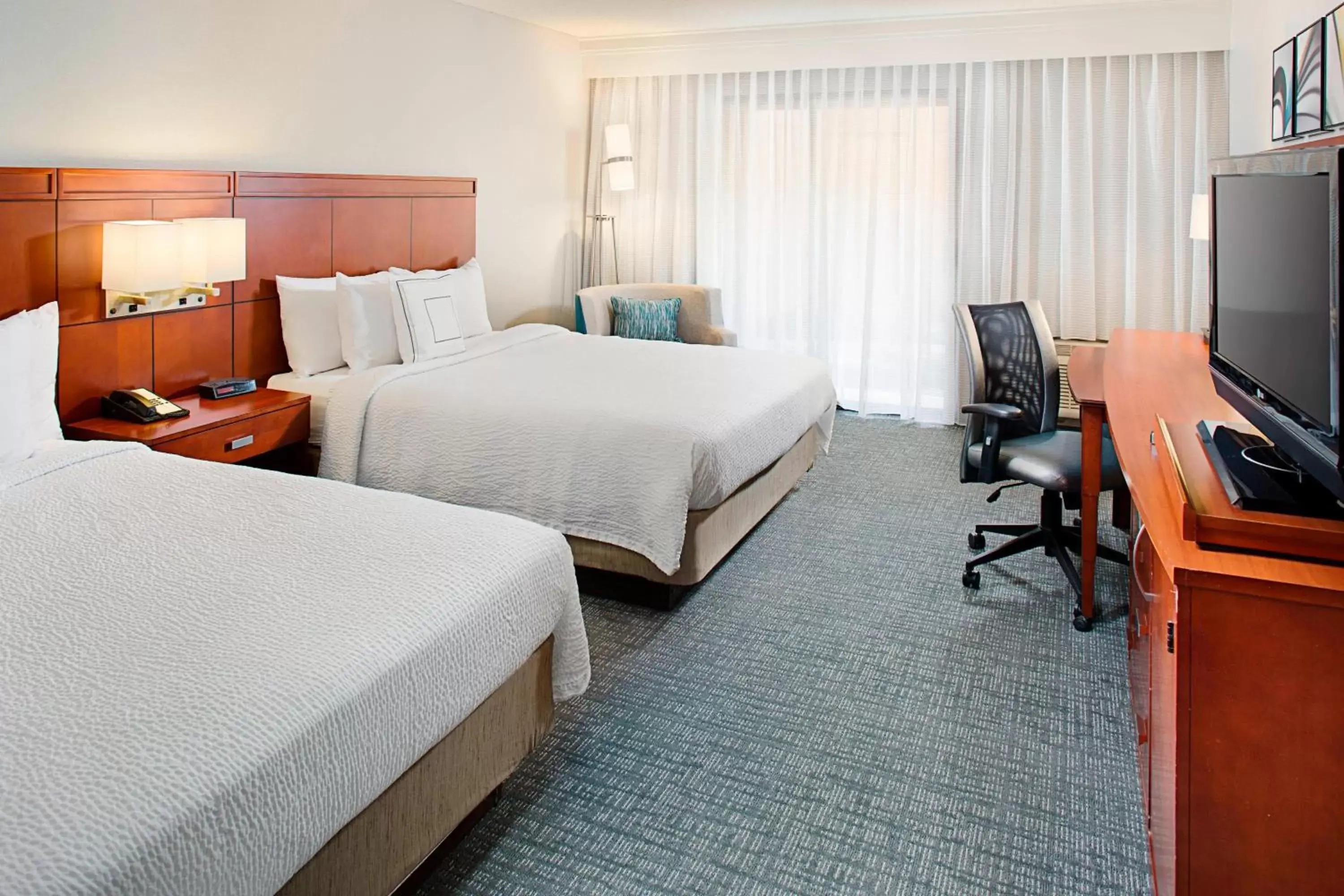 Photo of the whole room, Bed in Courtyard by Marriott Tucson Williams Centre