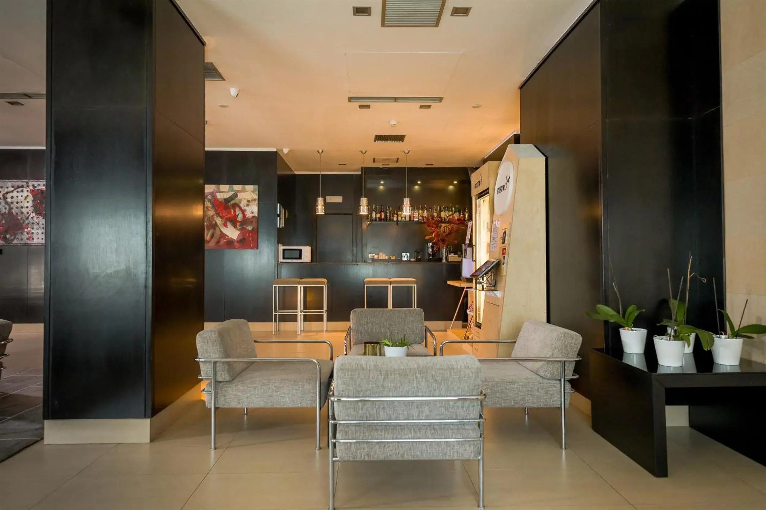 Lounge or bar, Lobby/Reception in Hotel CH Bucharest