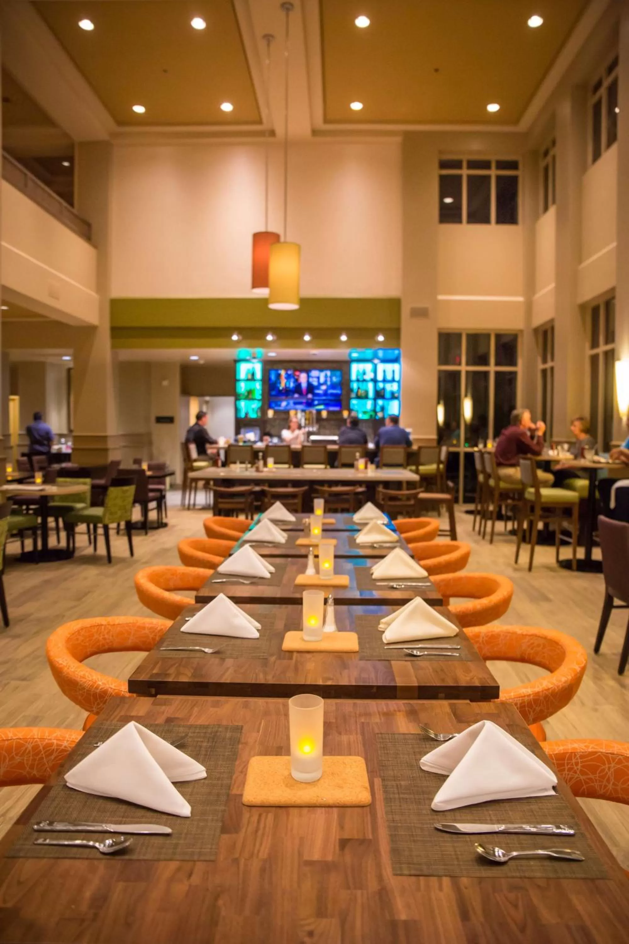 Lounge or bar in Hilton Garden Inn Montebello / Los Angeles