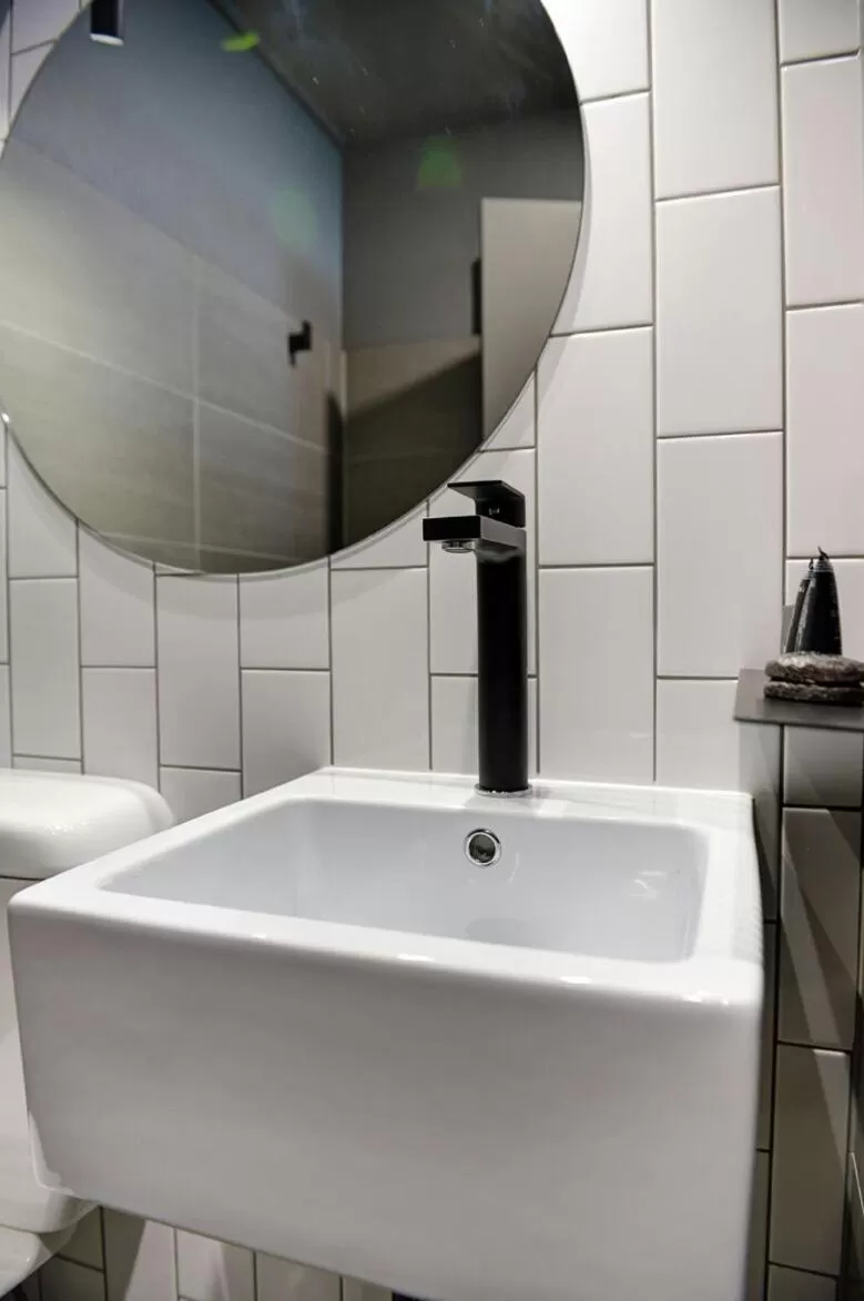 Bathroom in CBD Motor Inn