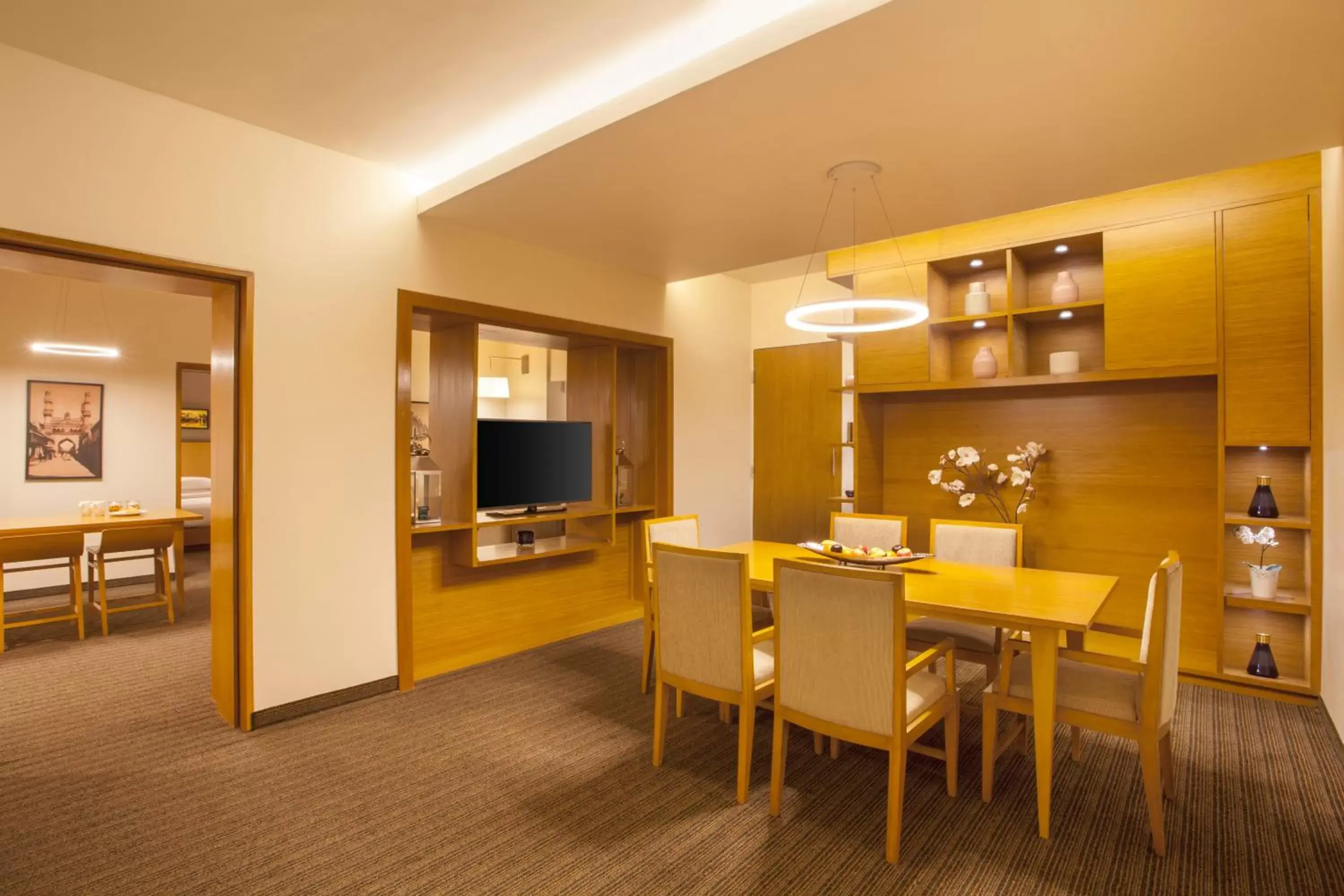 Seating area, TV/Entertainment Center in Hyatt Place Hyderabad Banjara Hills