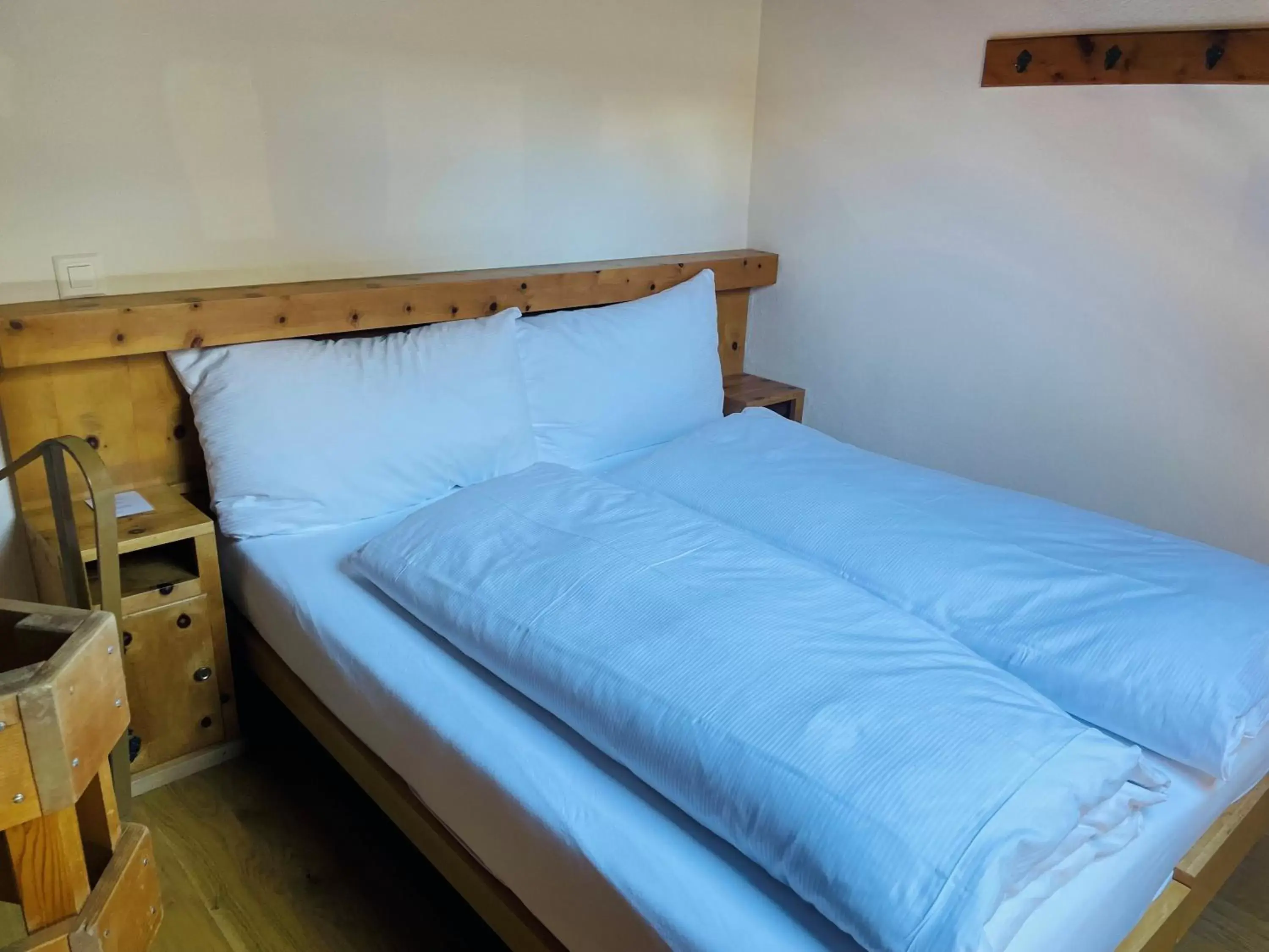 Bedroom, Bed in Hotel des Alpes