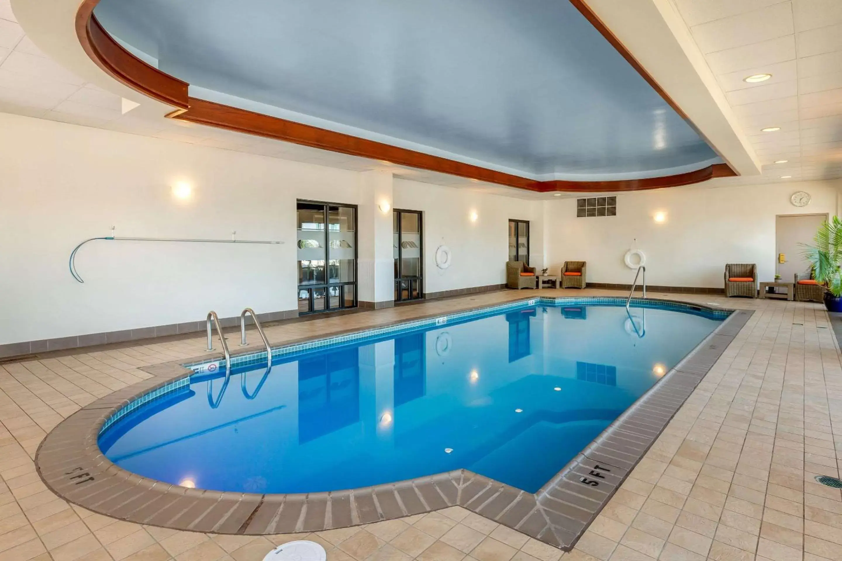 On site, Swimming Pool in Comfort Inn & Suites Logan International Airport