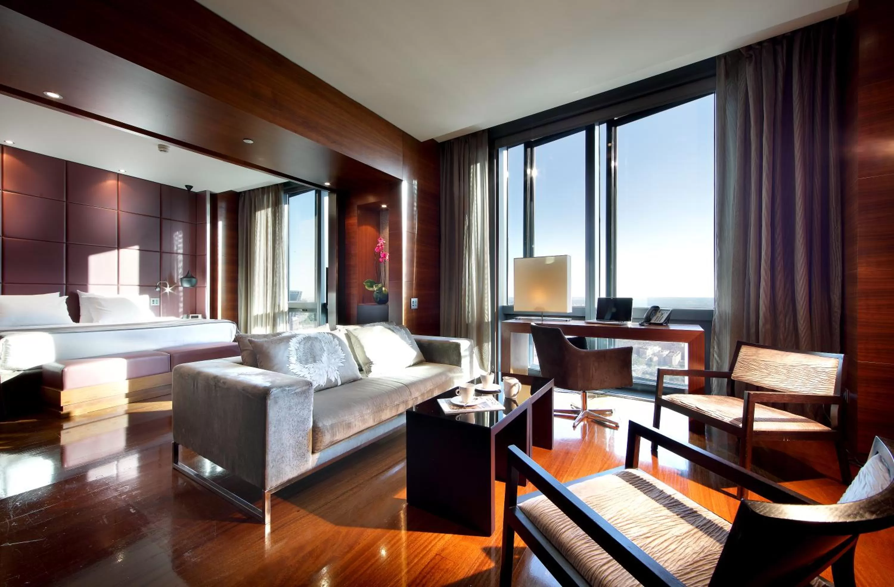 Living room, Bed in Eurostars Madrid Tower