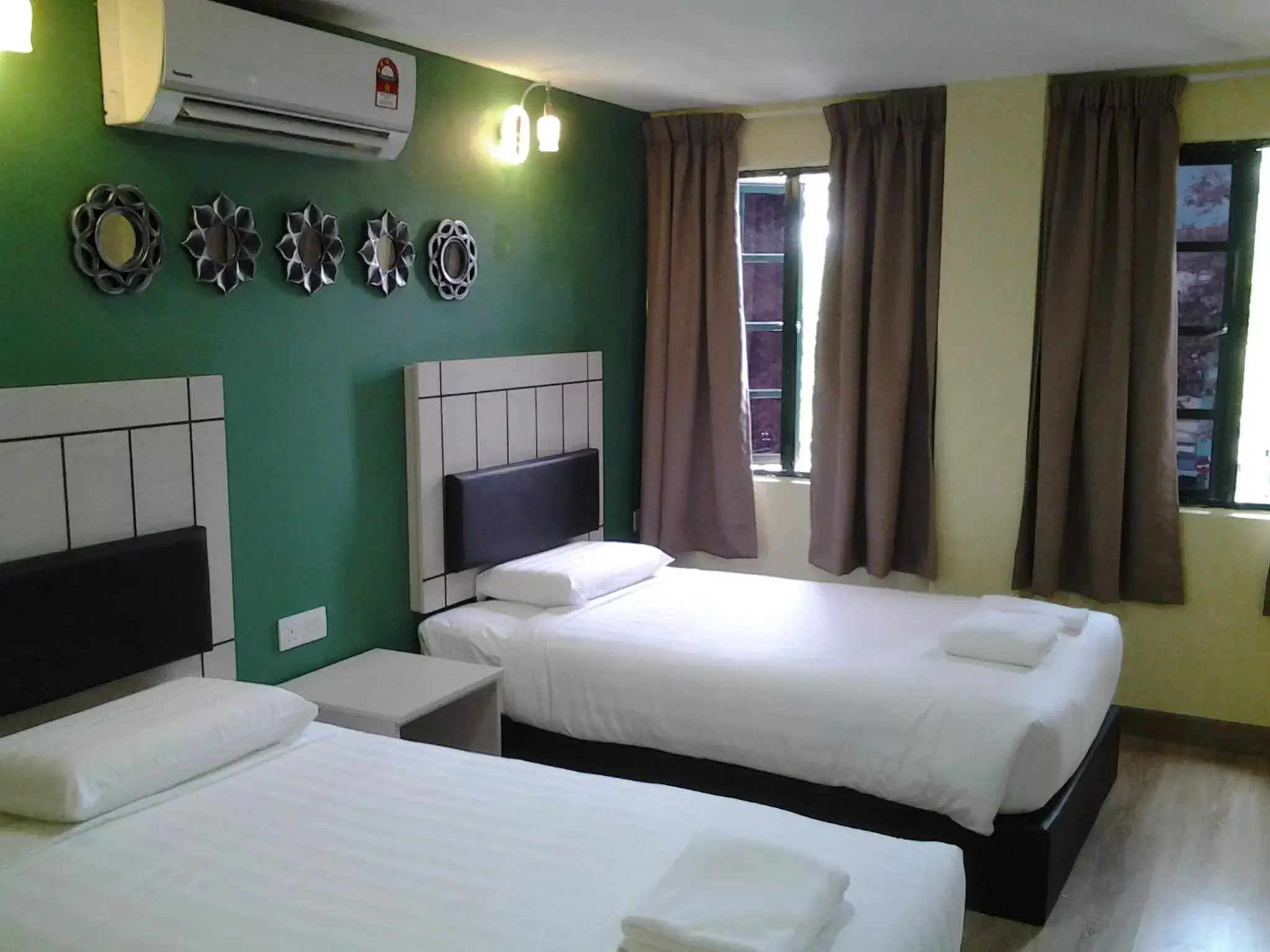 Photo of the whole room, Bed in Suria Seremban Hotel